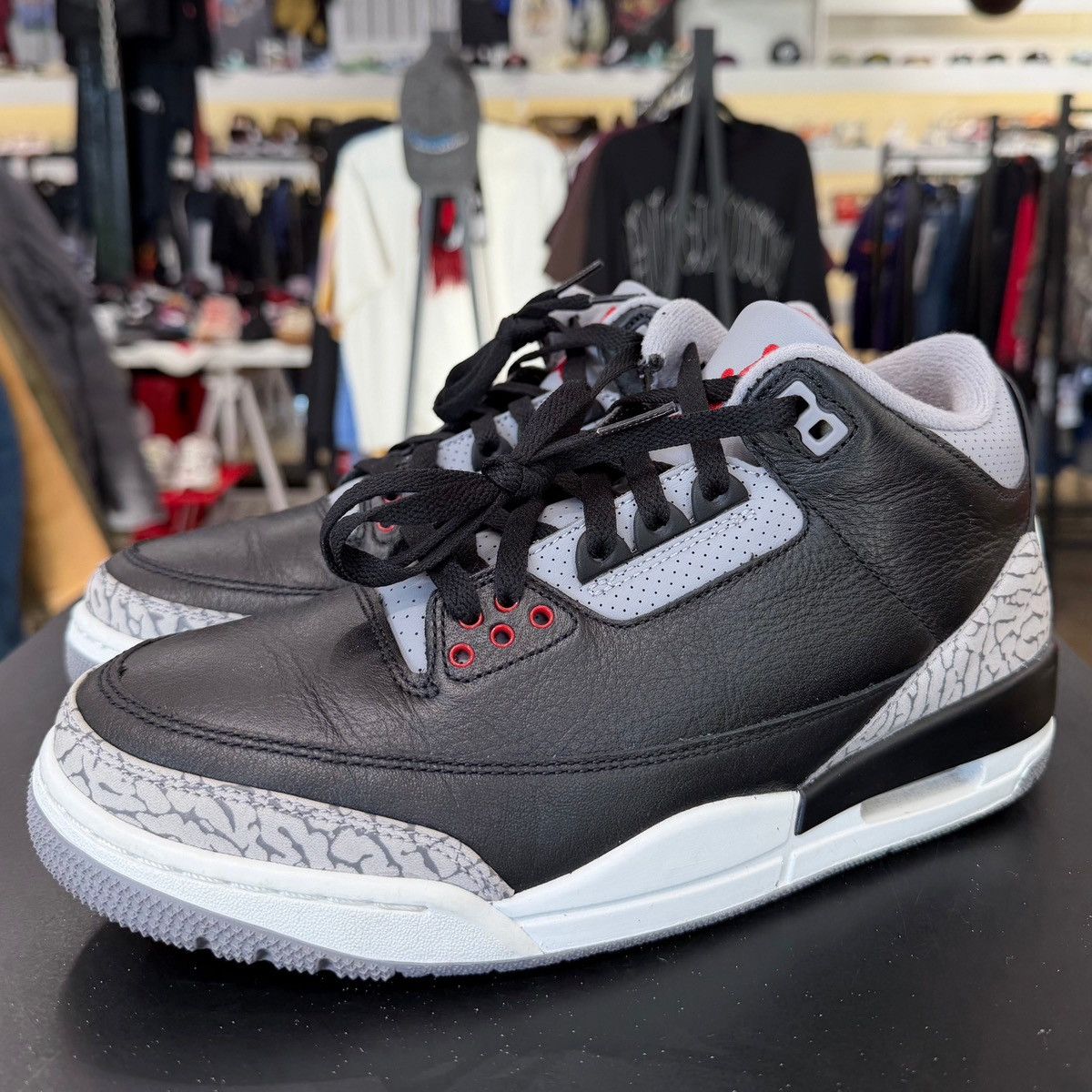 Jordan Brand Air Jordan 3 Black Cement Size 8.5 (2024) Size US 8.5 / EU 41-42 - 1 Thumbnail