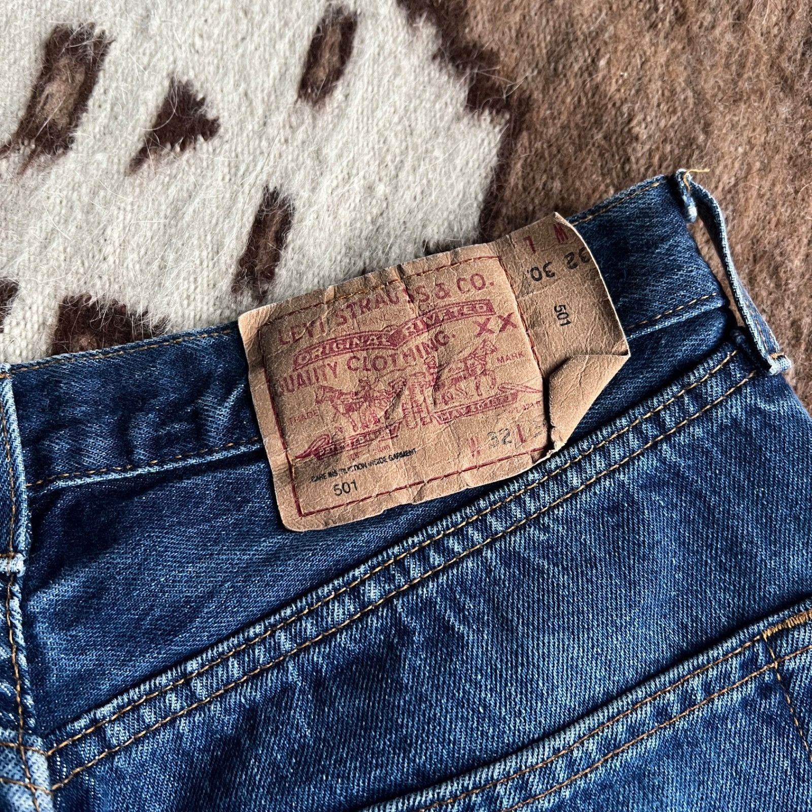 Levi's Levi’s 501 Vintage Medium Blue Button Fly USA Jeans 9784AC Size US 31 - 4 Thumbnail