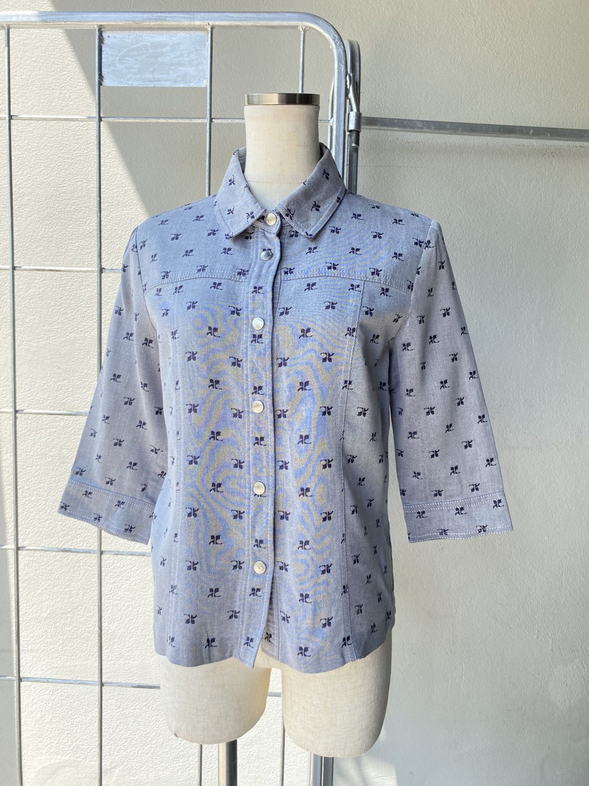 Courreges Courrèges Gray Classic Logo Pattern Button-Up. Size M / US 6-8 / IT 42-44 - 1 Thumbnail