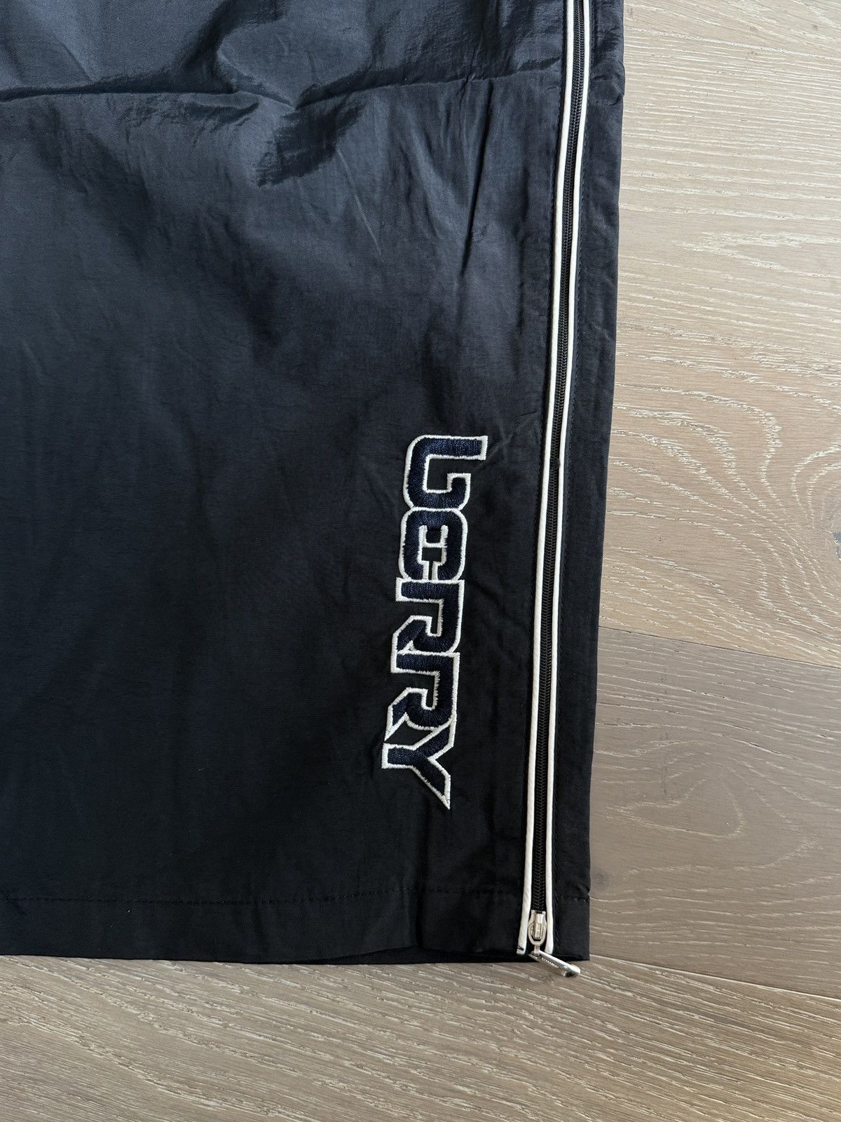 The GV Gallery X-LARGE THE GV GALLERY RASPBERRY HILLS D WILL SWEATS ❤️✅ NEW Size US 38 / EU 54 - 3 Thumbnail