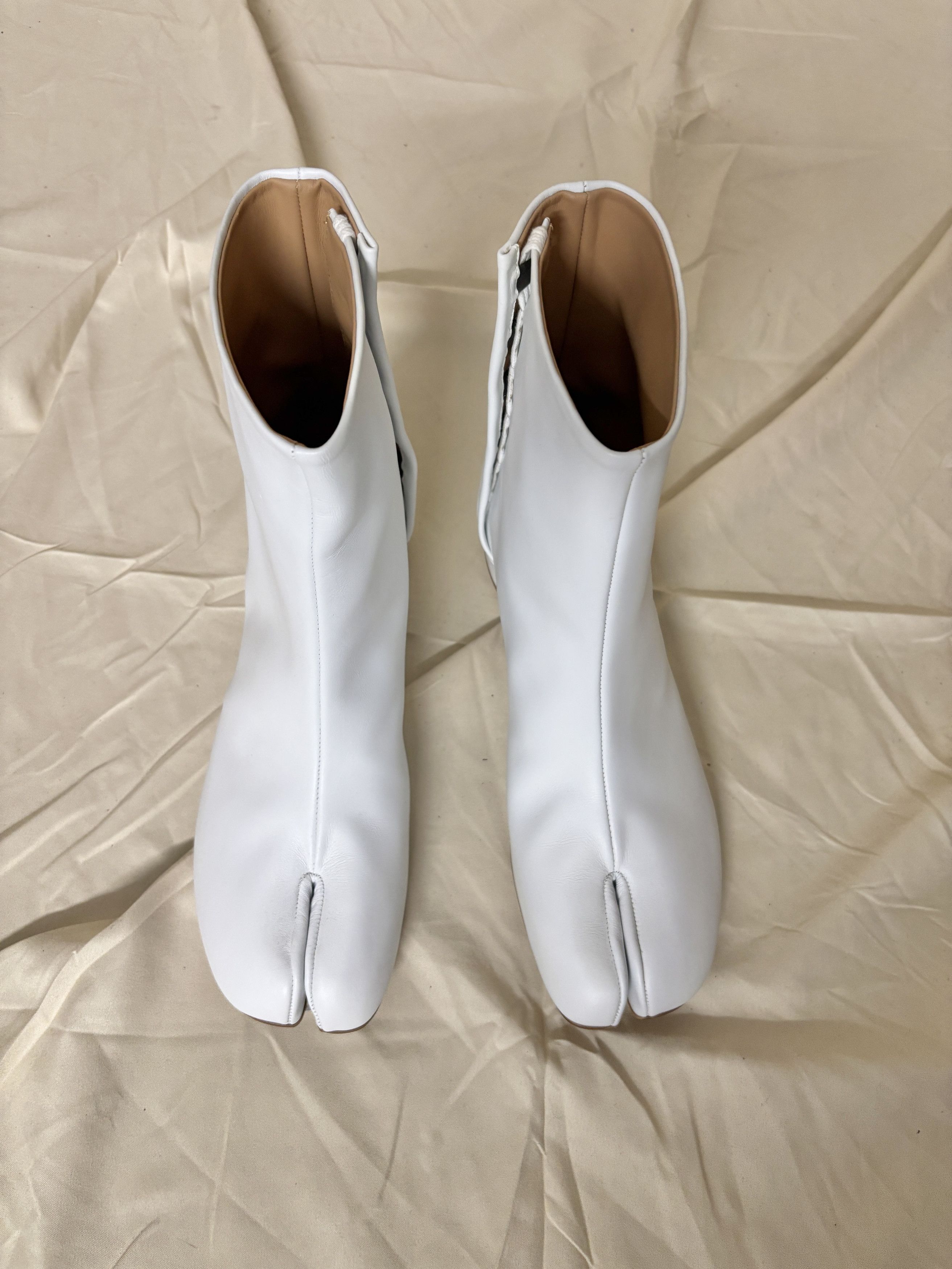 Maison Margiela Margiela white tabi boot Size US 10 / IT 40 - 4 Thumbnail