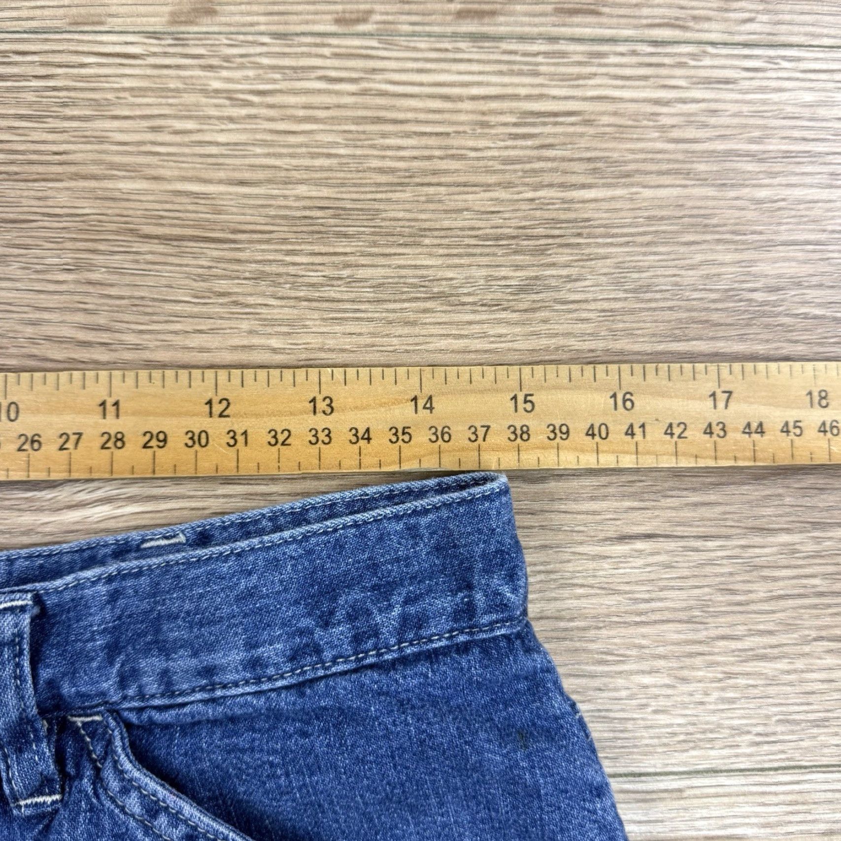 Calvin Klein VINTAGE Calvin Klein Shorts Denim Blue Mid Rise Women’s Jeans Size 9 Junior 3 in Inseam Boyfriend Size 30" / US 8 / IT 44 - 5 Thumbnail