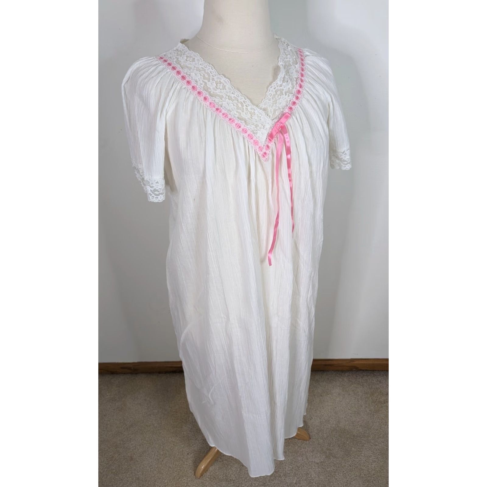 Pinko VINTAGE White cotton Lace Short Sleeve Long Night Gown Pink Ribbon Women's L D2S Size 36" / US 14 / IT 50 - 2 Thumbnail