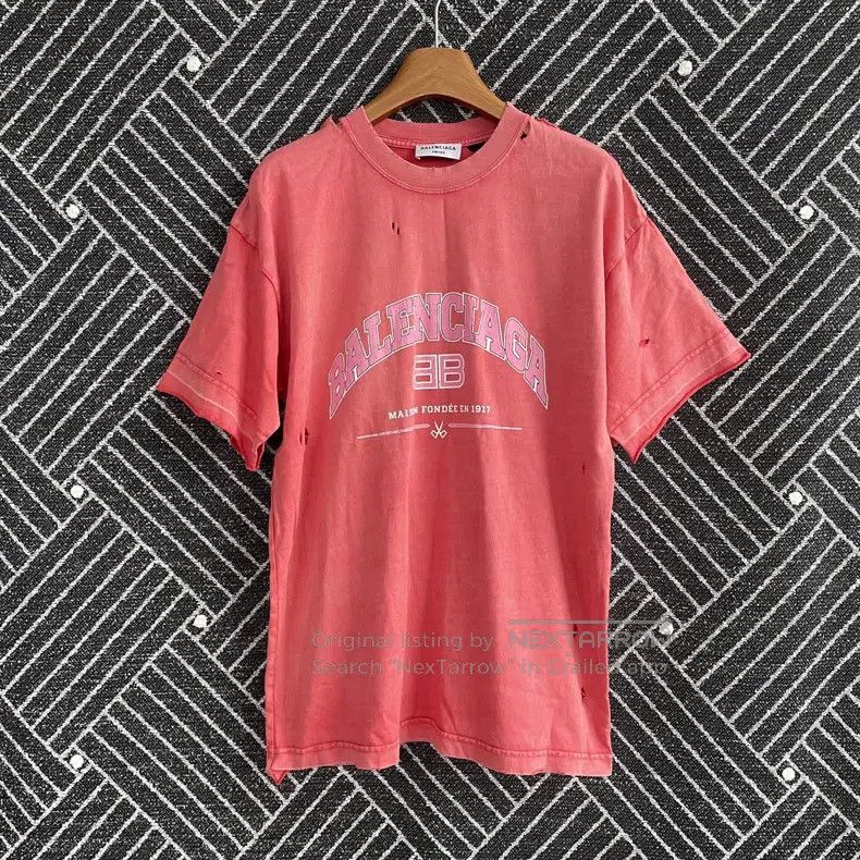 Balenciaga Balenciaga Printed Cracked Hole Distressed Washed T-Shirt Size US S / EU 44-46 / 1 - 1 Thumbnail
