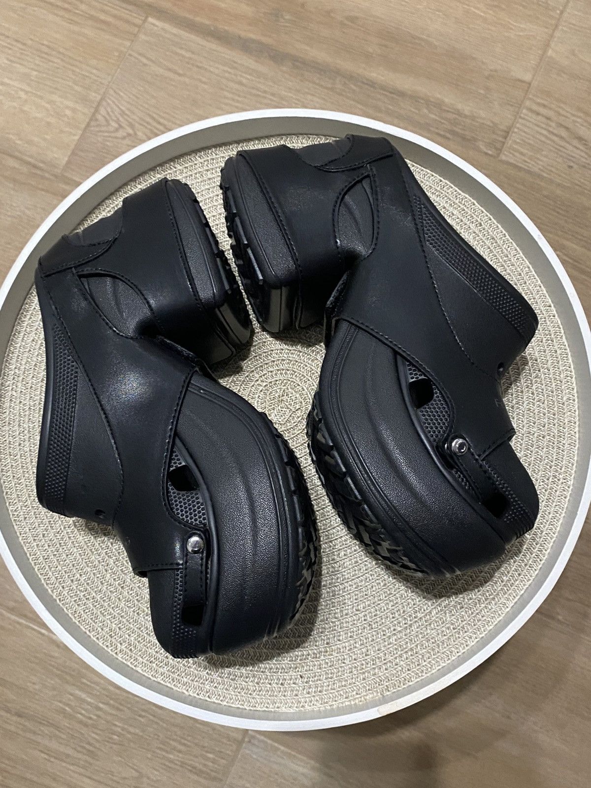 Crocs Crocs x Feng Chen Wang Black Siren Clogs M5 W7 Authentic Size US 7 / IT 37 - 4 Thumbnail