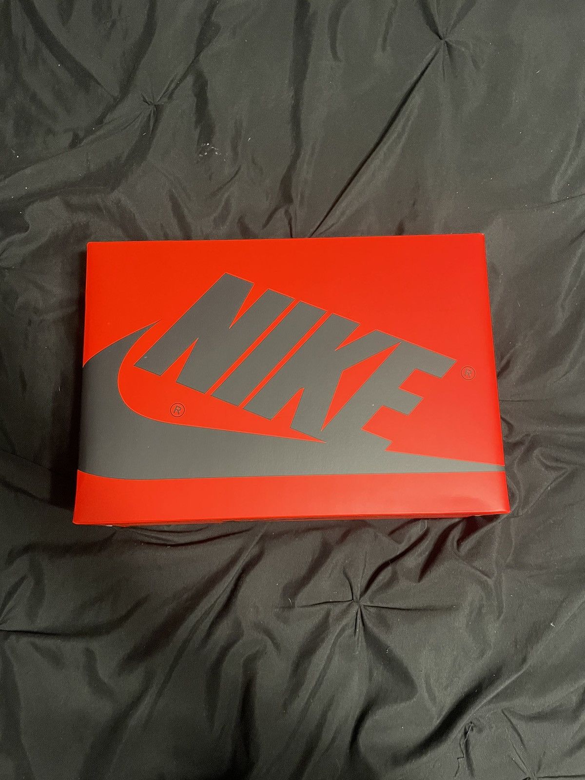 Jordan Brand × Nike Jordan 1 Satin Bred Size US 9 / EU 42 - 8 Thumbnail