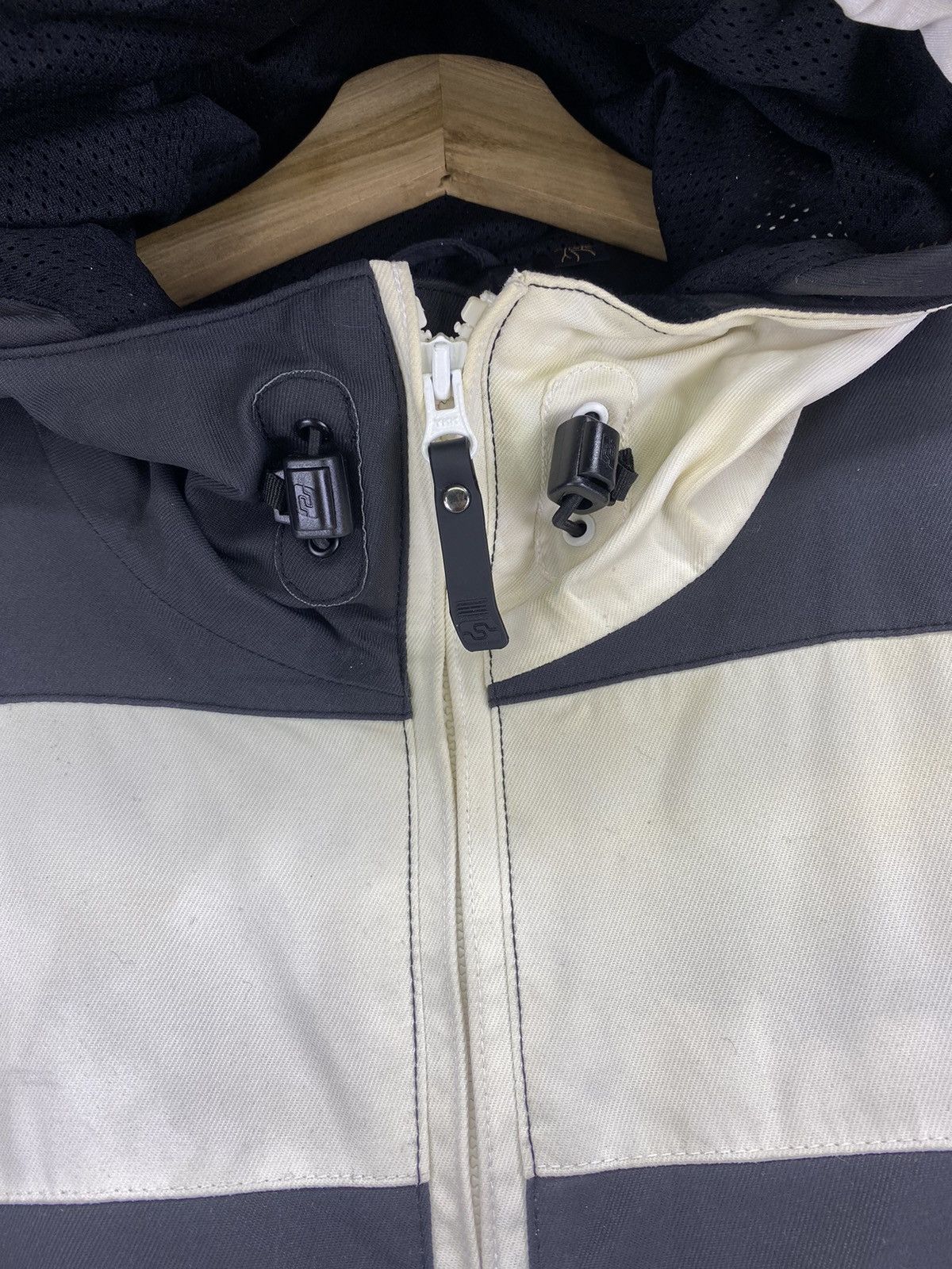 Billabong Vintage Billabong Striped Hooded Outerwear Jacket Size US L / EU 52-54 / 3 - 17 Thumbnail