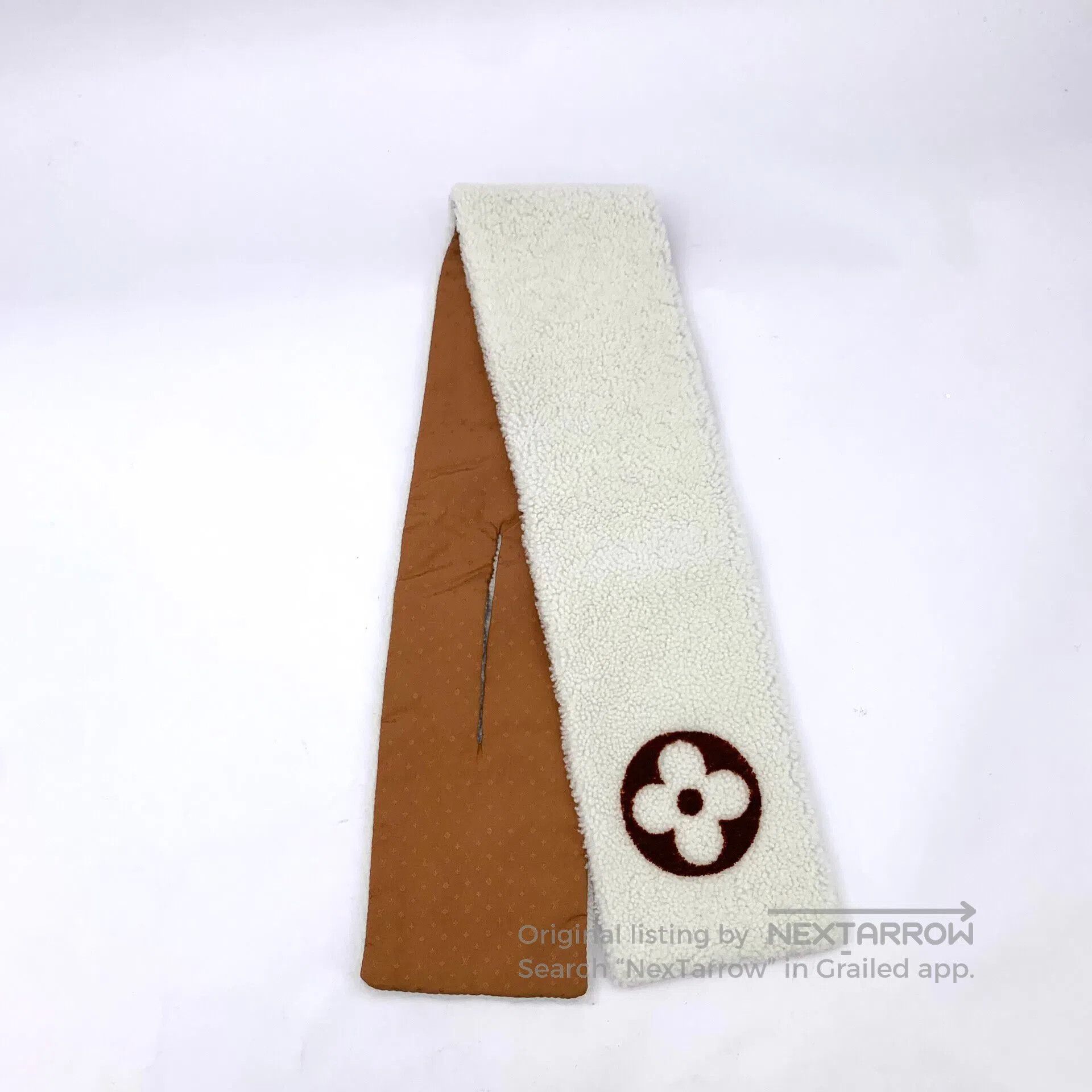 Louis Vuitton Louis Vuitton Beige Logo Monogrammed Fleece Scarf| Size ONE SIZE - 4 Thumbnail