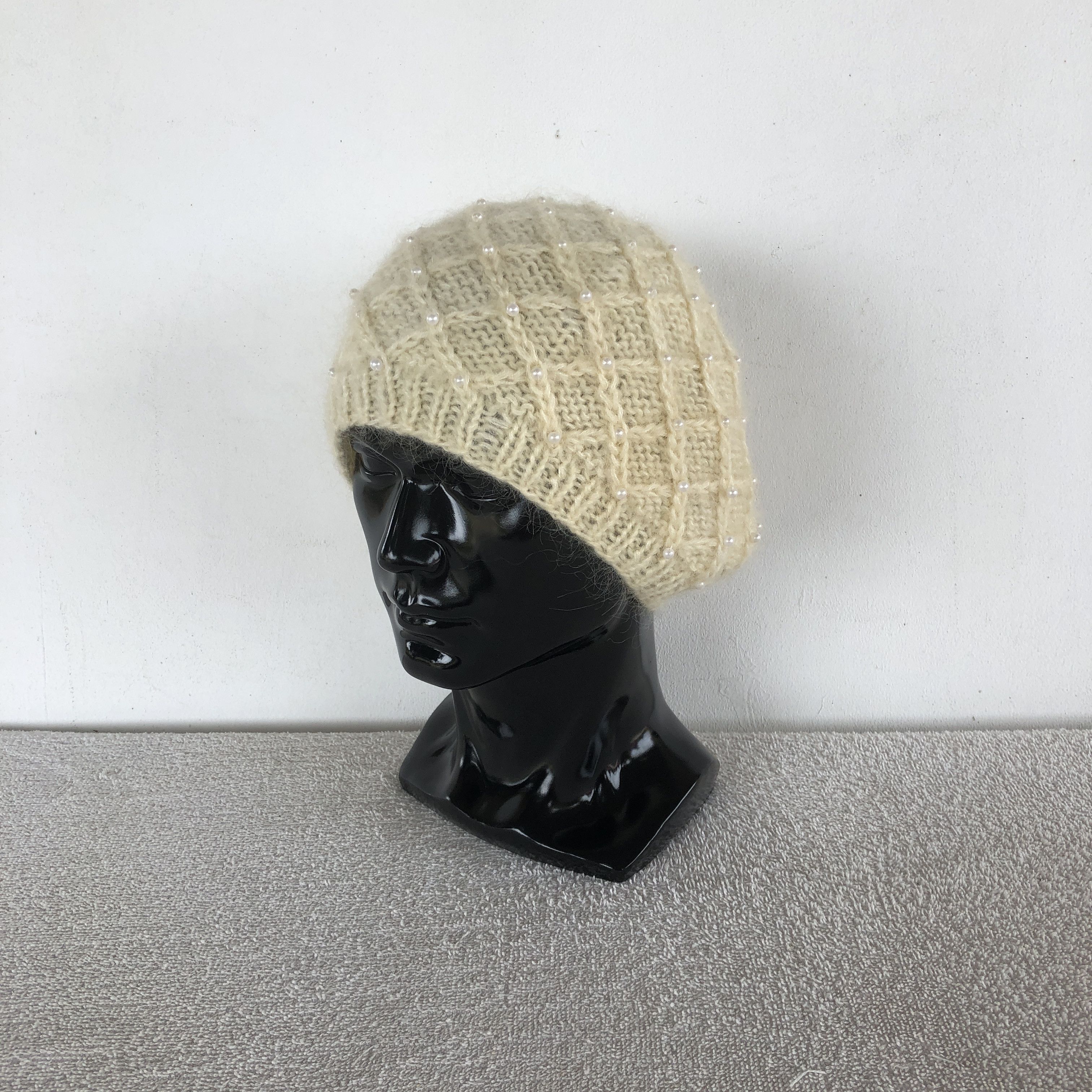Japanese Brand Vintage 90s Cable Knit Beanie Off White Snow Caps Hats Size ONE SIZE - 1 Thumbnail
