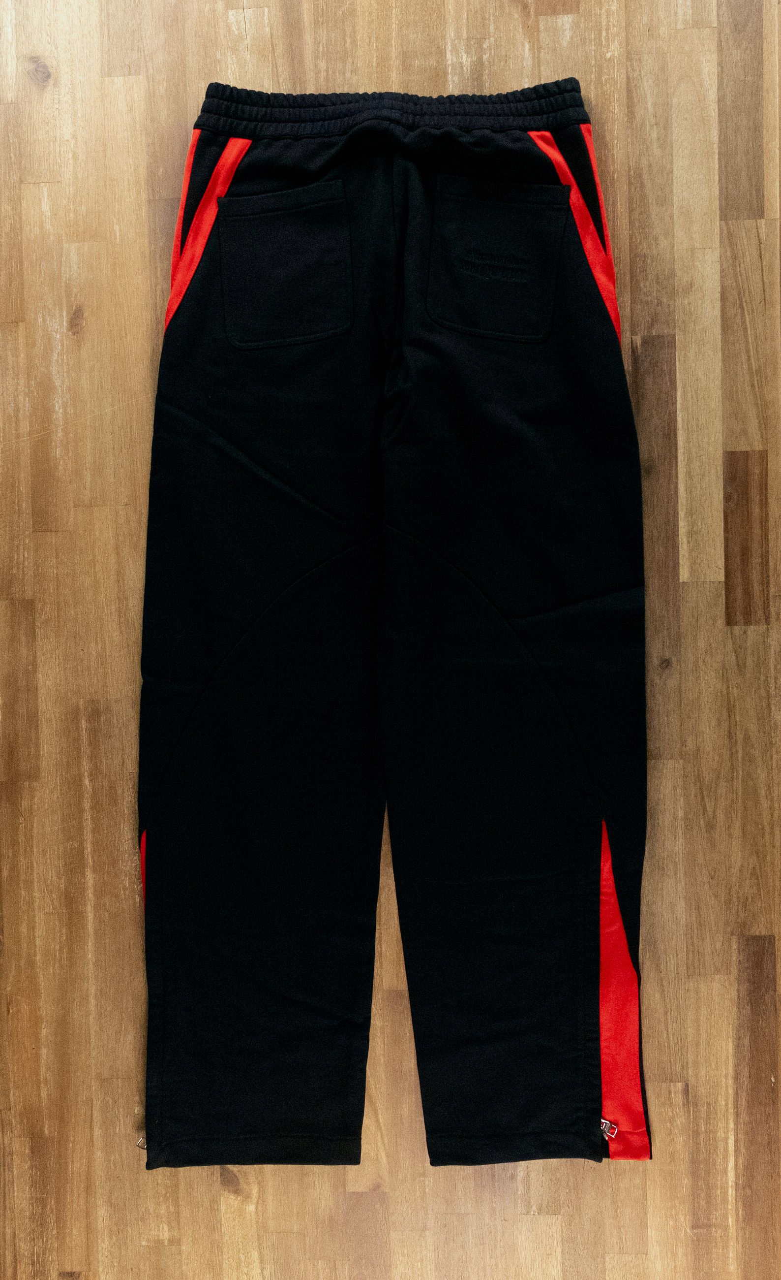 Alexander McQueen ALEXANDER MCQUEEN red black twisted stripe jogger sweatpants Size US 32 / EU 48 - 11 Thumbnail