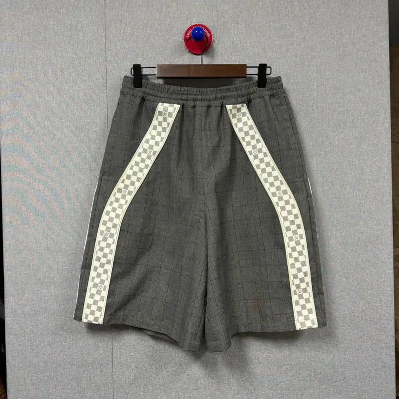 Louis Vuitton Louis Vuitton Green Cotton Women's Shorts 0089 Size 23" - 1 Thumbnail