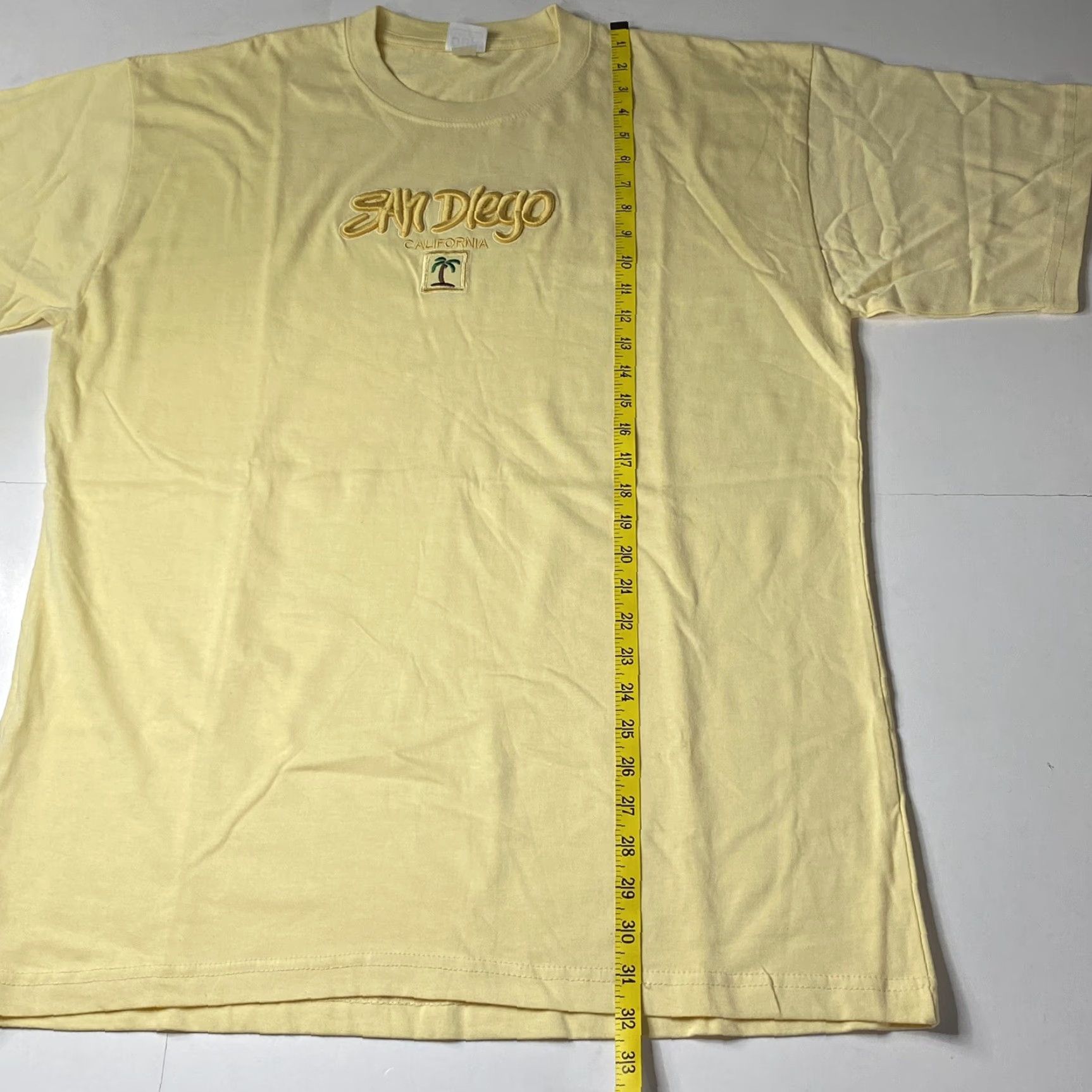 Vintage VINTAGE 80’s 90’s T Shirt San Diego Embroidered 3D XL Rare DBA Men Yellow Short Sleeve 100% Cotton Grunge Size US XL / EU 56 / 4 - 6 Thumbnail