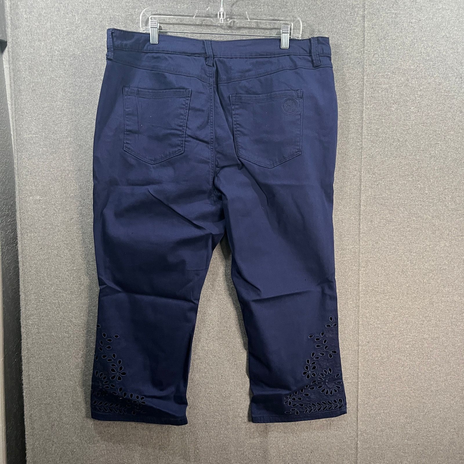 Other Laurie Felt Petite Daisy Floral Embroidered Ankle Jeans Navy Size 36" / US 14 / IT 50 - 2 Thumbnail
