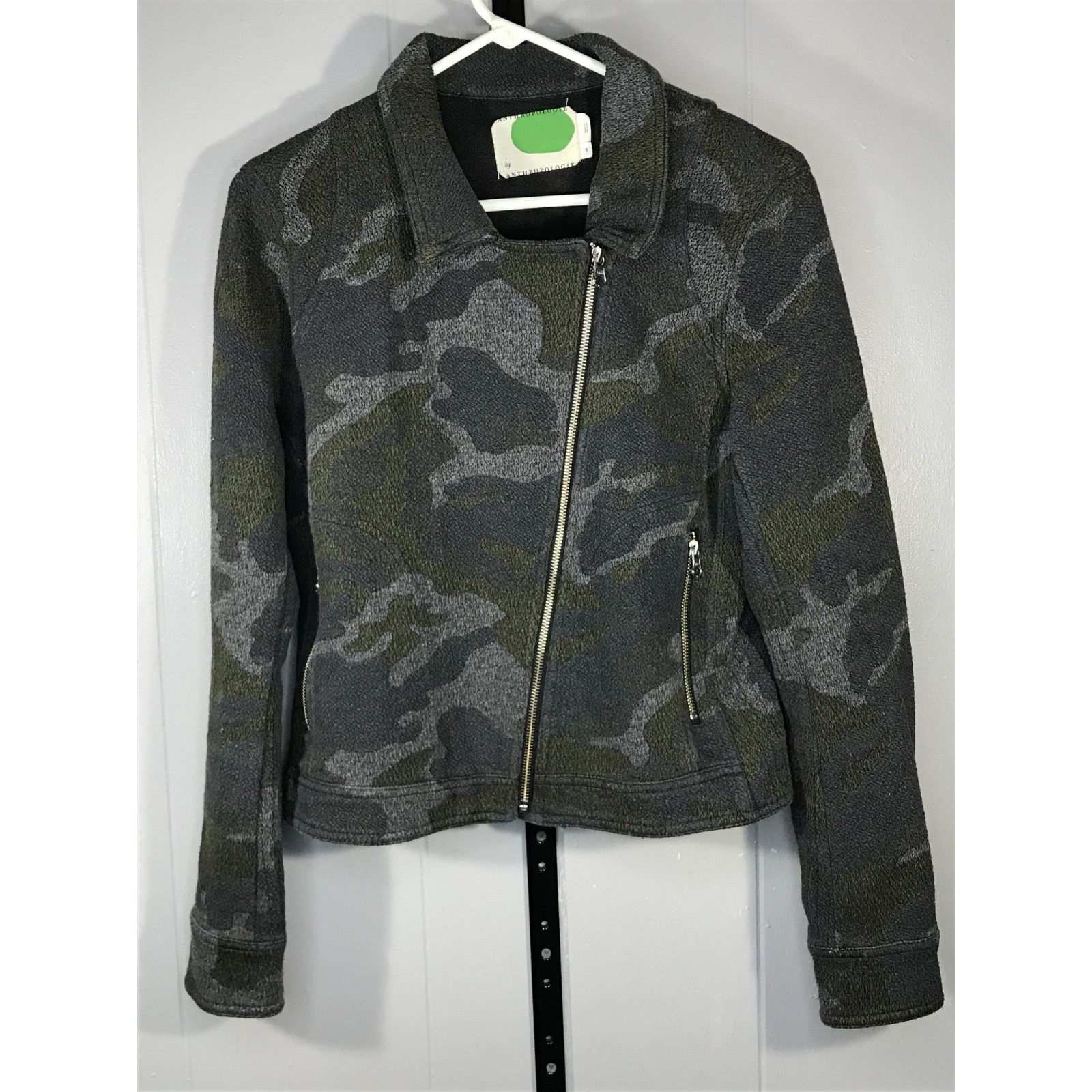 Anthropologie Anthropologie Marrakech Faux Suede Fleece Green Camo Cropped Size L / US 10 / IT 46 - 1 Thumbnail