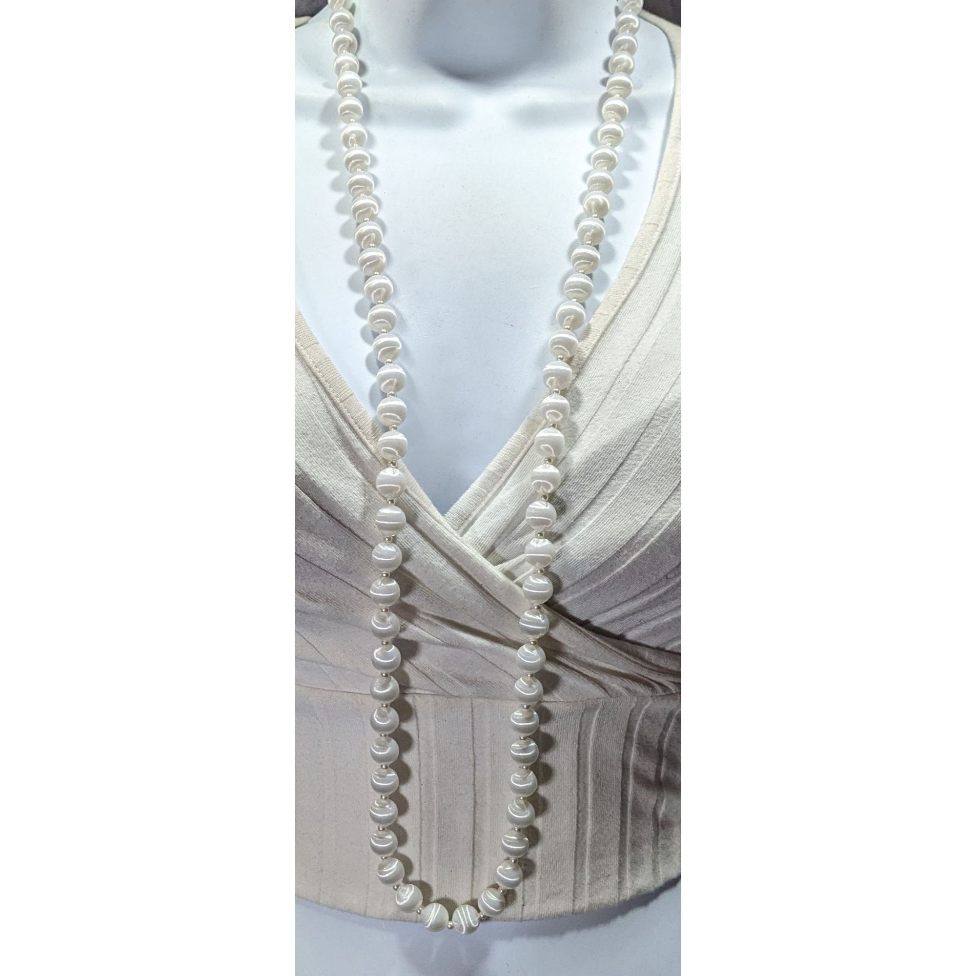 Other Vintage Sarah Coventry White Silk Beaded Necklace Size ONE SIZE - 3 Thumbnail