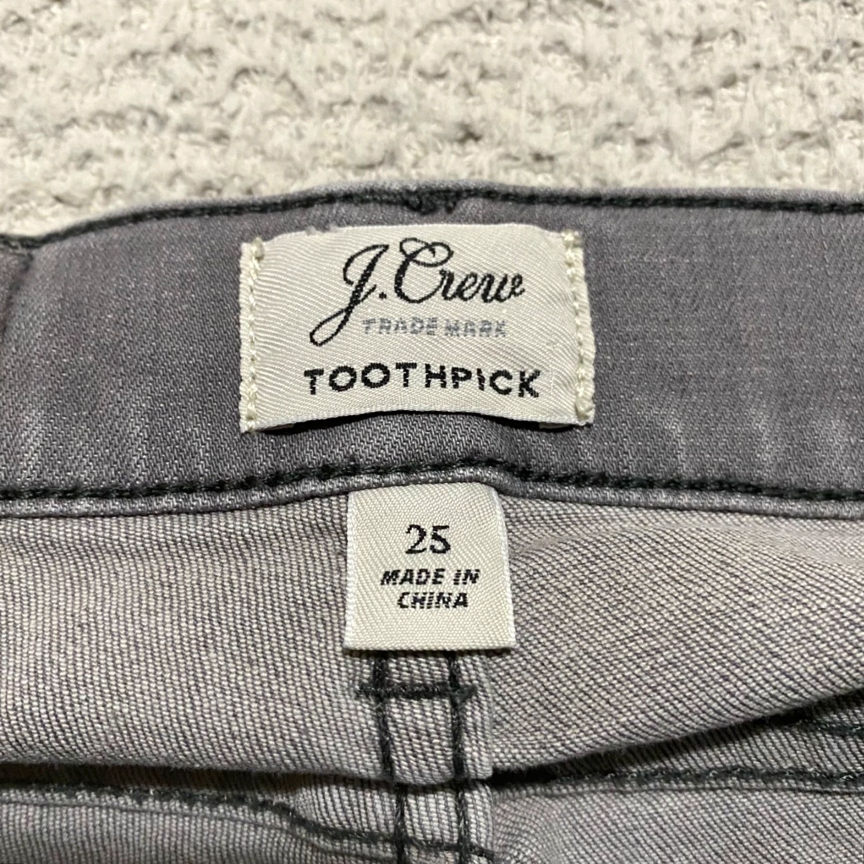 J.Crew J.CREW Jeans Gray Denim Mid Wash Toothpick Skinny 25 Regular Women’s Adult Size 25 Jeans Gray Denim Medium Wash Mid Rise Skinny Size 42" / US 20 - 3 Thumbnail