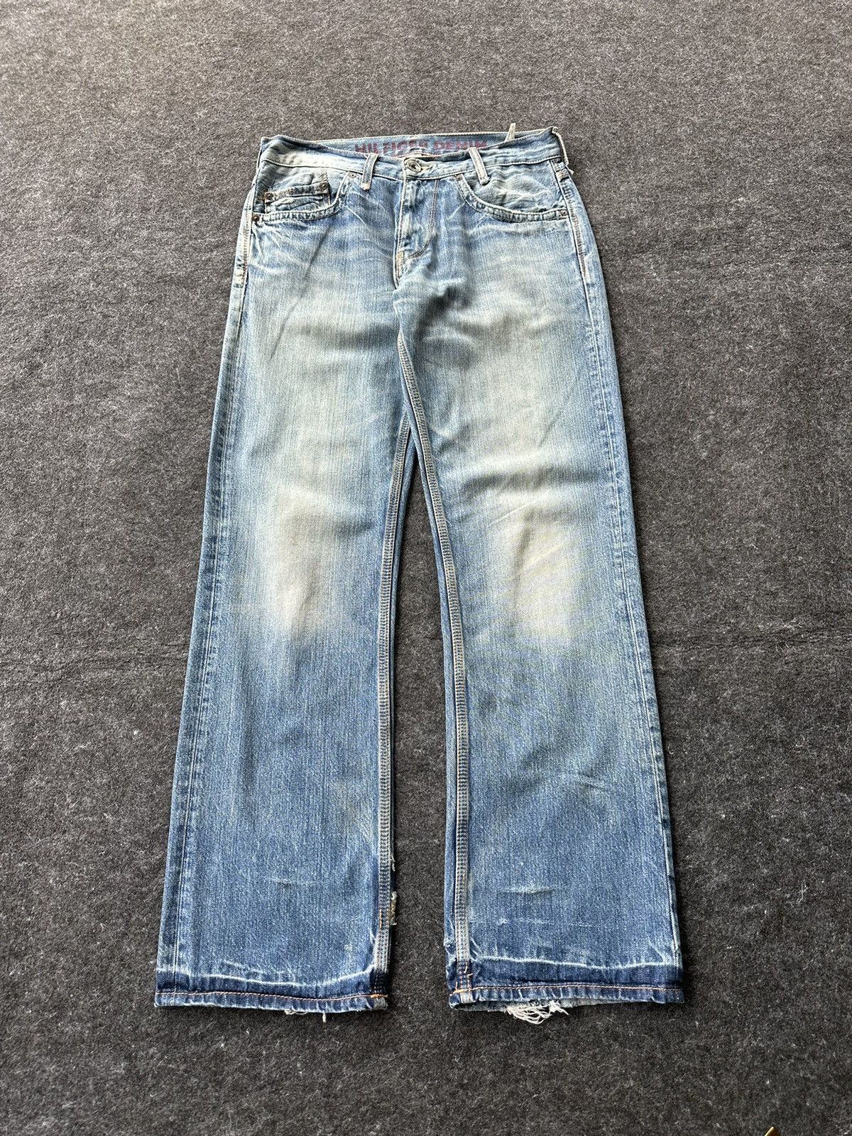 Tommy Hilfiger Tommy Hilfiger Heritage Worn Distressed Denim D453 Size US 30 / EU 46 - 1 Thumbnail