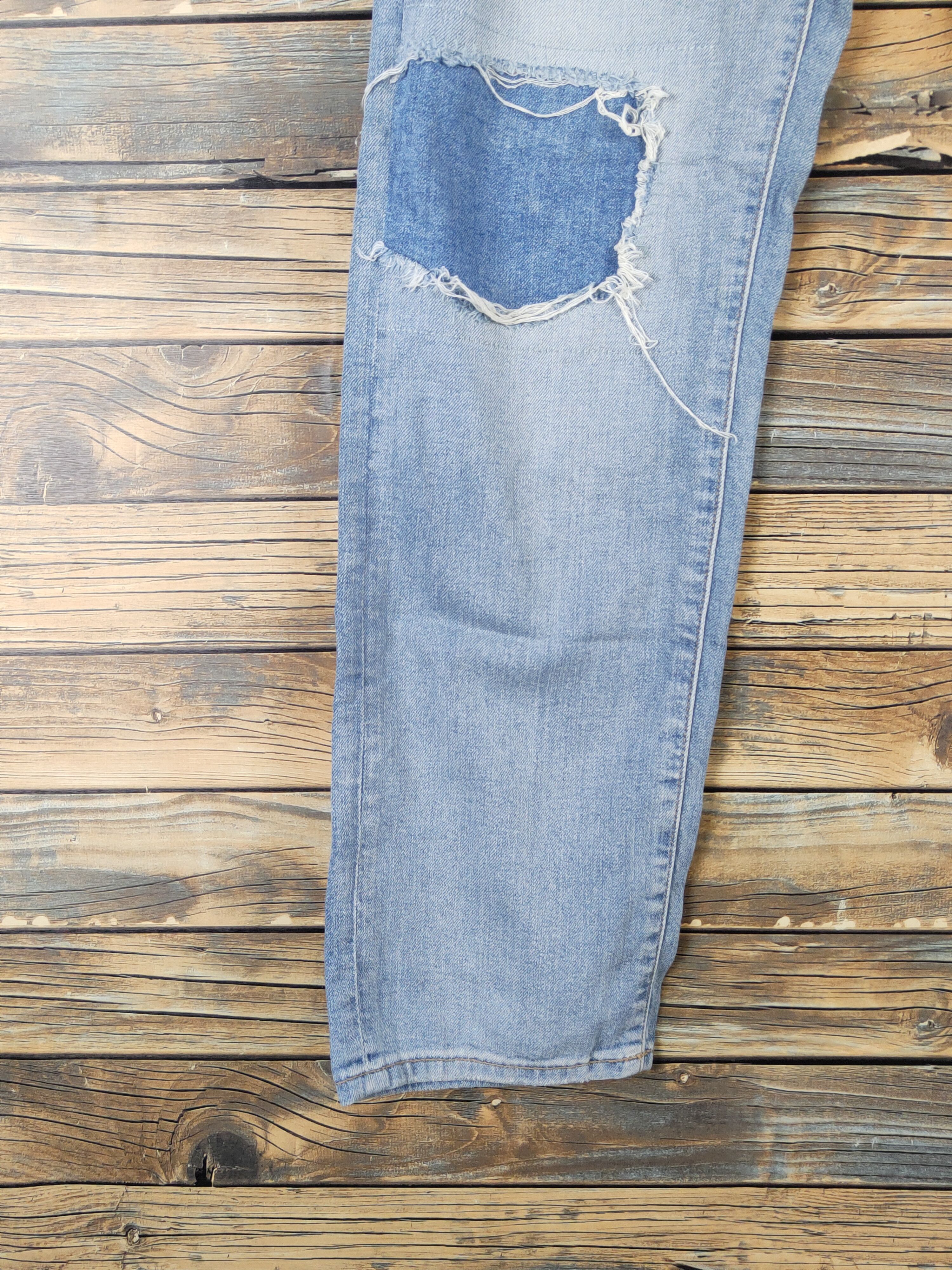 Japanese Brand Uniqlo Blue Faded Distressed Ripped Jeans #W1297 Size US 31 - 4 Thumbnail