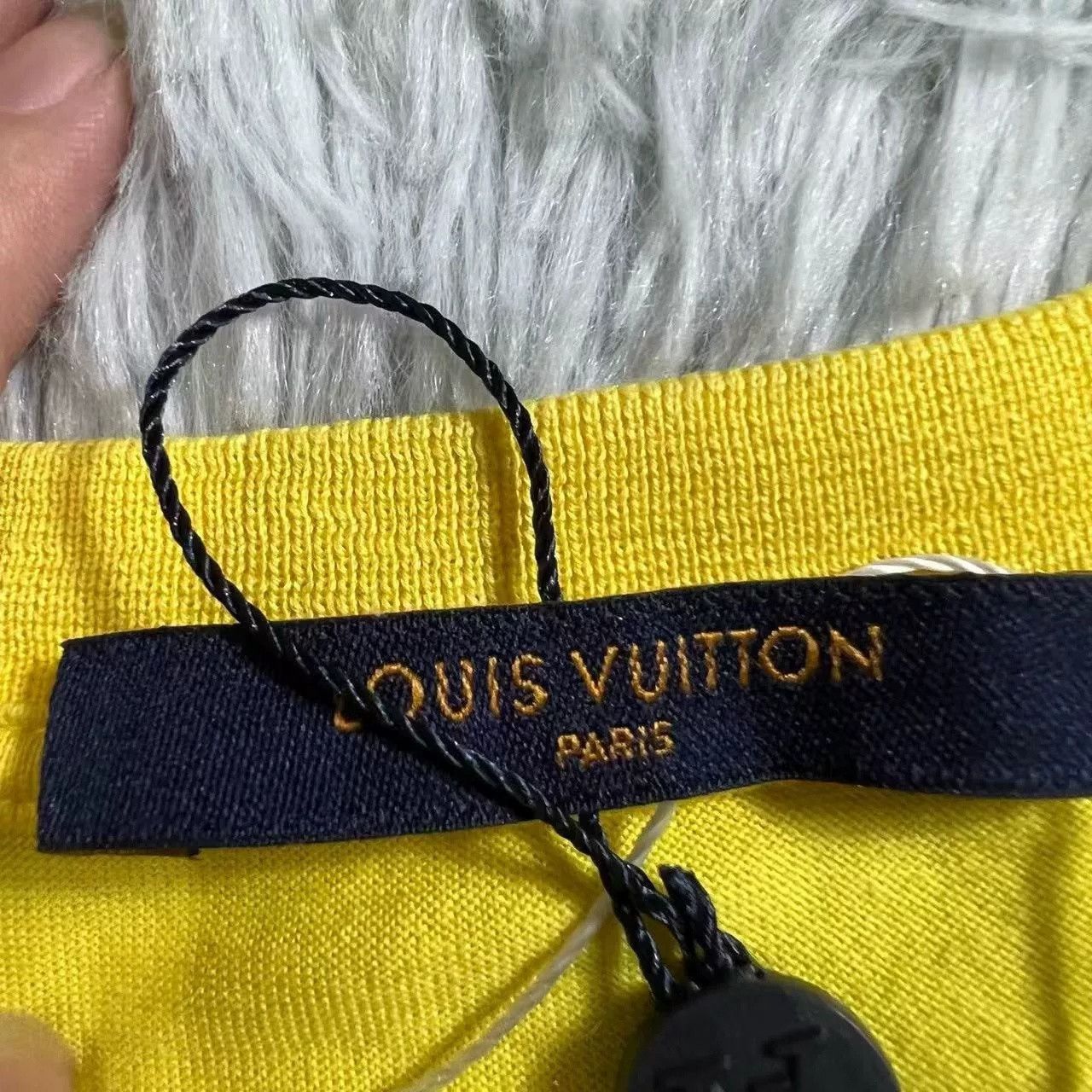 Louis Vuitton Louis Vuitton Short-Sleeve T-Shirt XS Size US XS / EU 42 / 0 - 3 Thumbnail