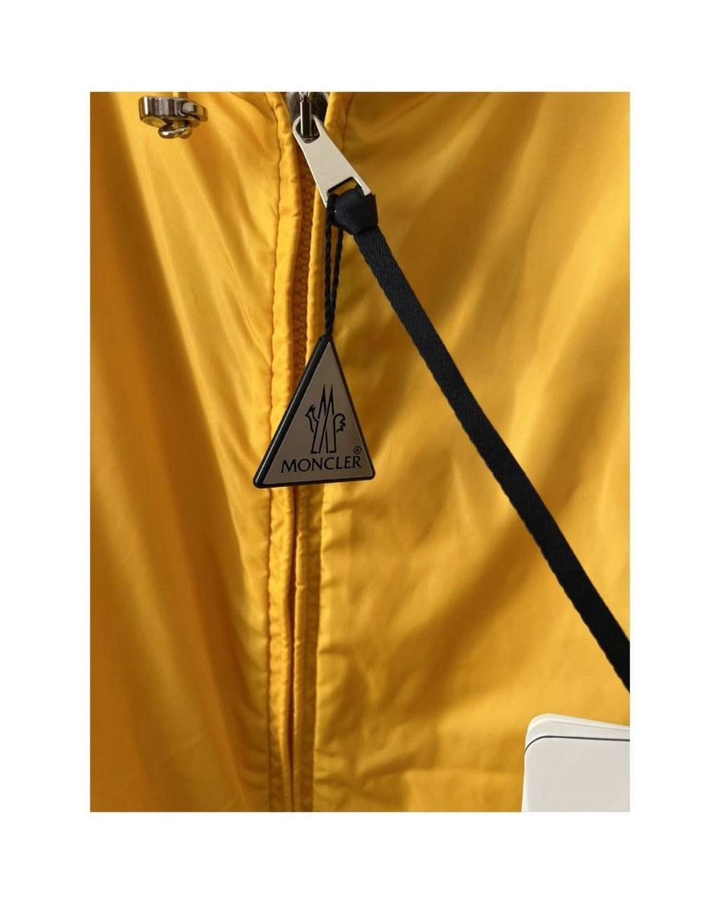 Moncler o1B3y1r0526 Cecile Windbreaker Jacket in Yellow Size XS / US 0-2 / IT 36-38 - 4 Thumbnail