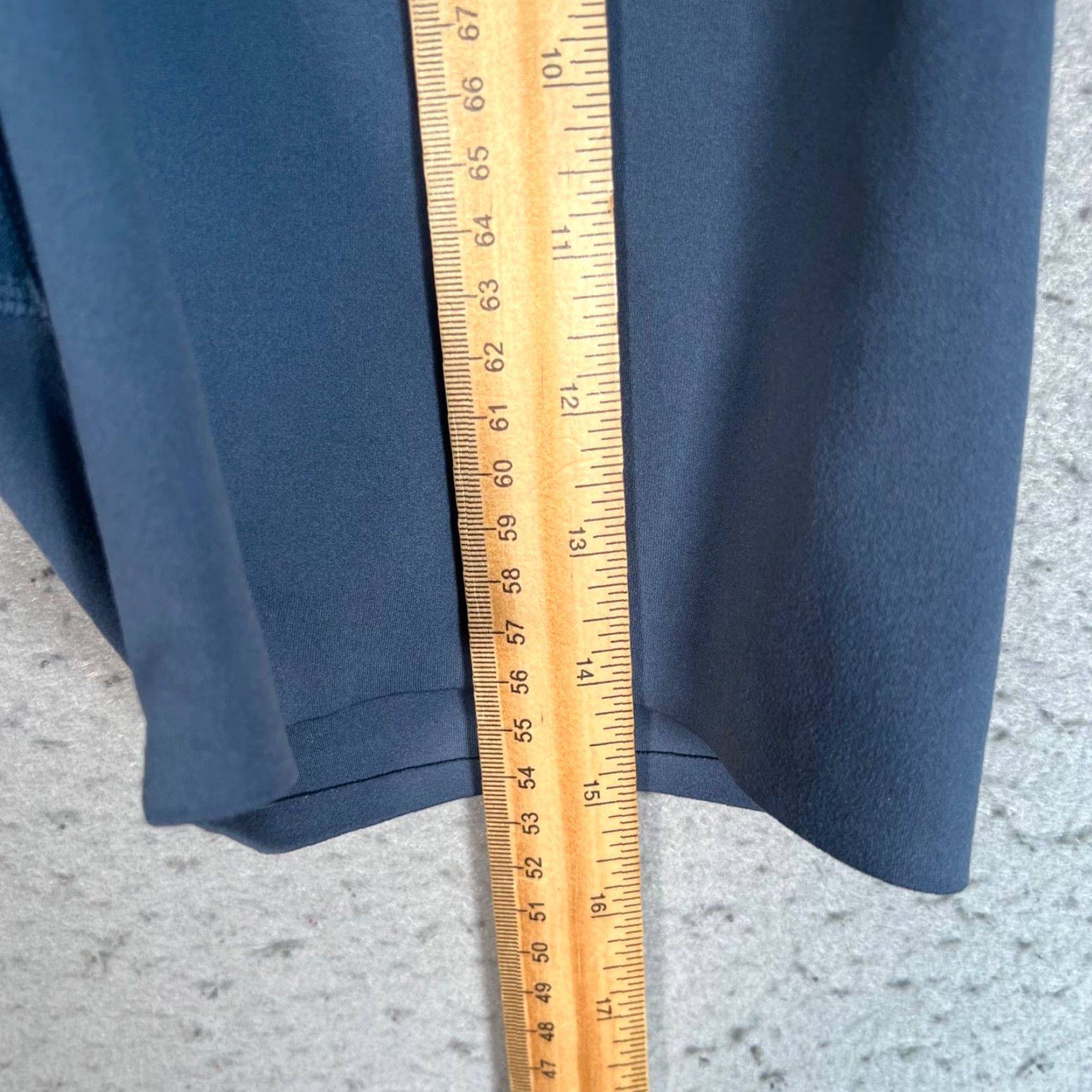 Uniqlo VINTAGE Uniqlo Womens Small Airism Biker Shorts Athletic Blue Shirt? Size 28" / US 6 / IT 42 - 6 Thumbnail