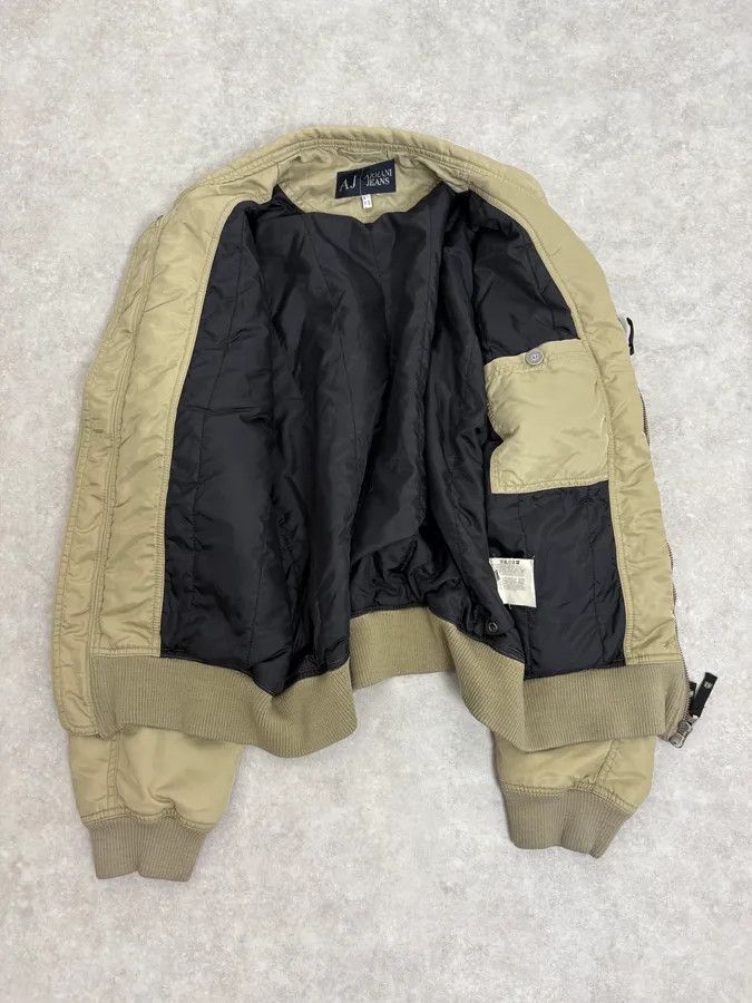 Armani 2000s Armani Beige Bomber Jacket Size US S / EU 44-46 / 1 - 7 Thumbnail