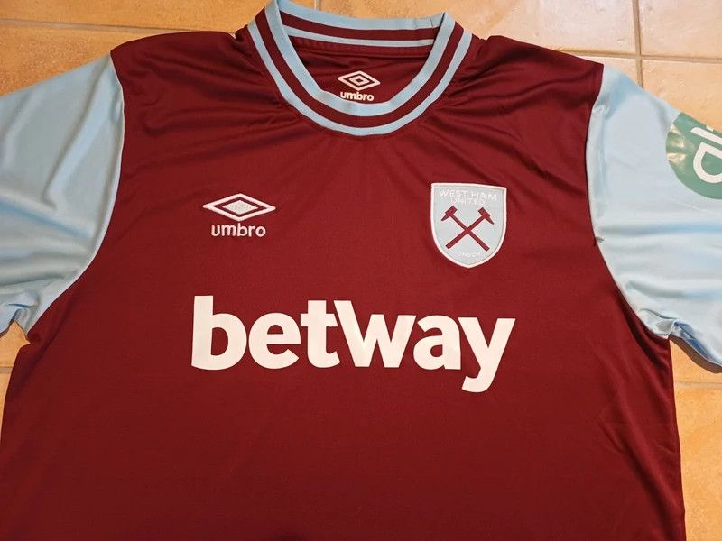 Umbro Umbro West Ham United 2024/25 home shirt Size US XL / EU 56 / 4 - 6 Thumbnail