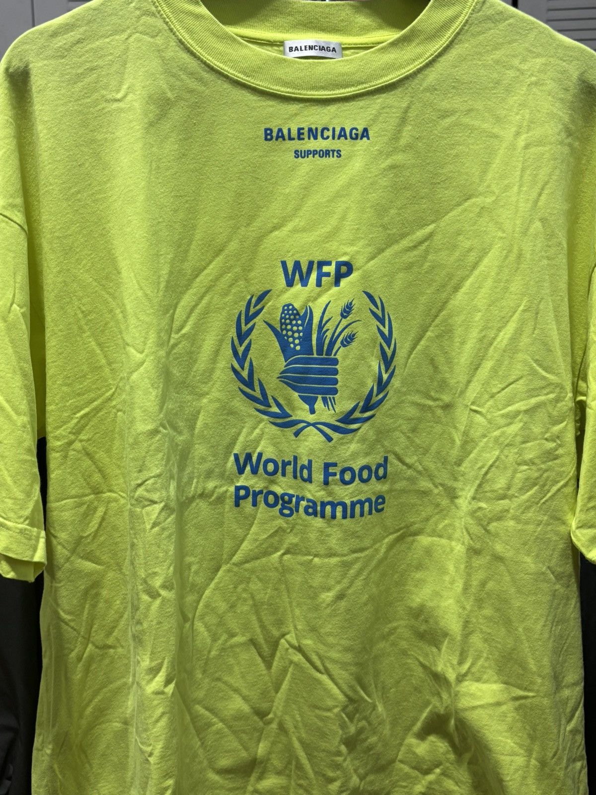 Balenciaga Balenciaga World Food Progamme Neon Tee Size US L / EU 52-54 / 3 - 2 Thumbnail