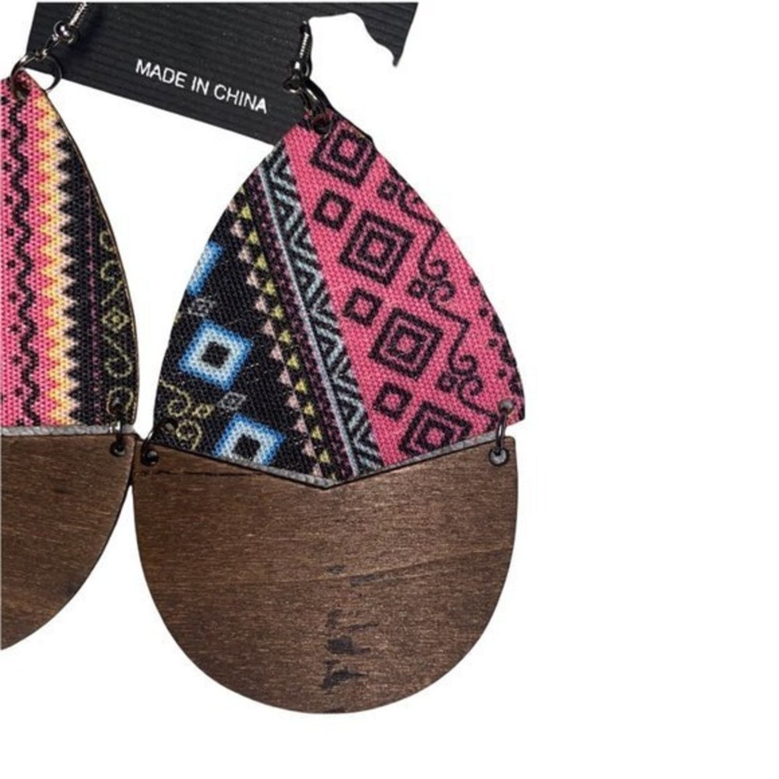 Other NWT Wooden Fabric Covered Boho Aztec Dangle Earrings Pink Size ONE SIZE - 3 Thumbnail