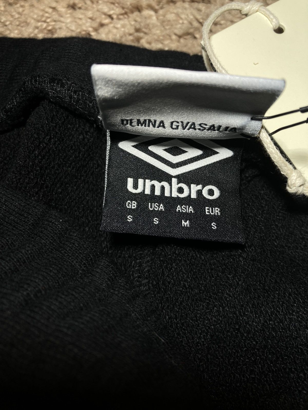 Vetements SS18 Vetements Umbro Logo Sweatpants Small 2018 Demna Sport Size US 30 / EU 46 - 8 Thumbnail
