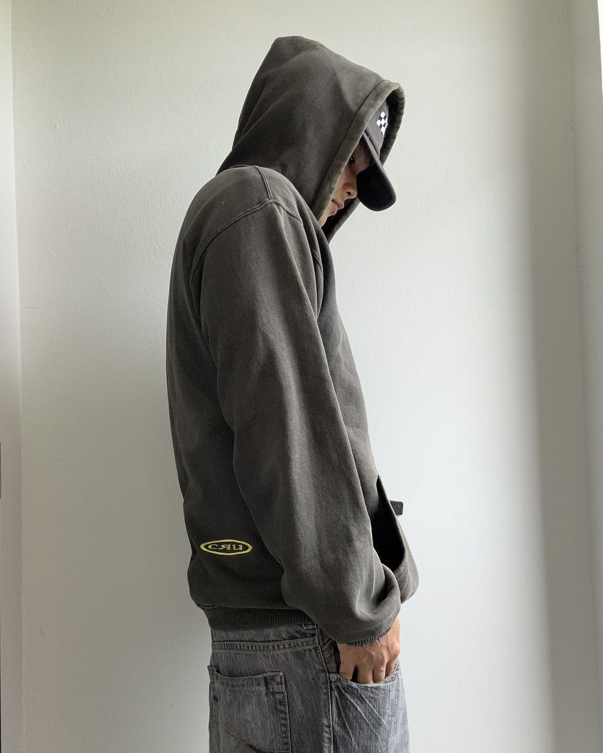 Other Vintage sunfaded hoodie CRU Surfboards ☕️ Size US M / EU 48-50 / 2 - 6 Thumbnail