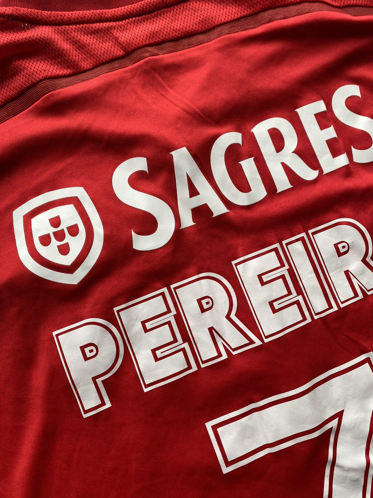 Adidas × Vintage Vintage 2014/2015 Adidas Benfica Pereira #7 Soccer Jersey Size US XL / EU 56 / 4 - 7 Thumbnail