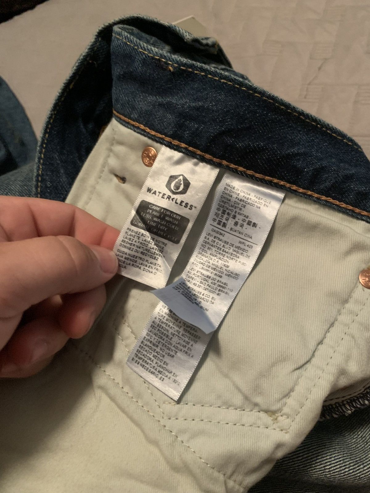 Levi's Levi’s premium paint splattered Size US 34 / EU 50 - 8 Thumbnail