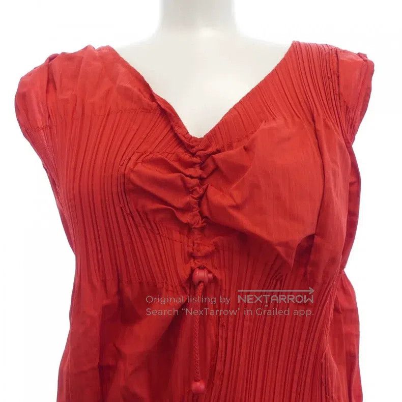 Issey Miyake Issey Miyake Red Pleated Top Size L / US 10 / IT 46 - 3 Thumbnail
