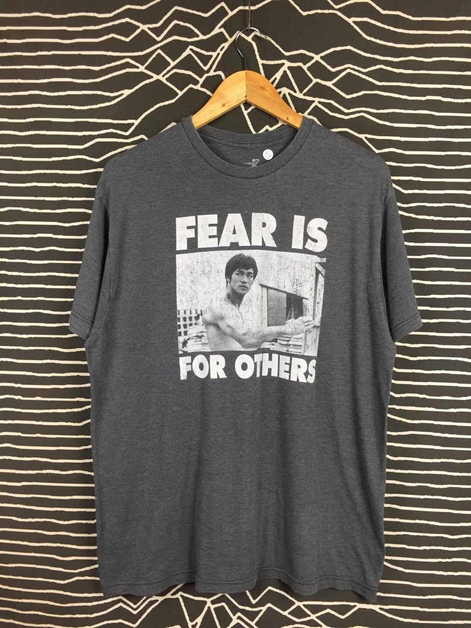 Vintage Bruce Lee Fear Is For Others Pop Culture Movie Tee Size US L / EU 52-54 / 3 - 2 Thumbnail