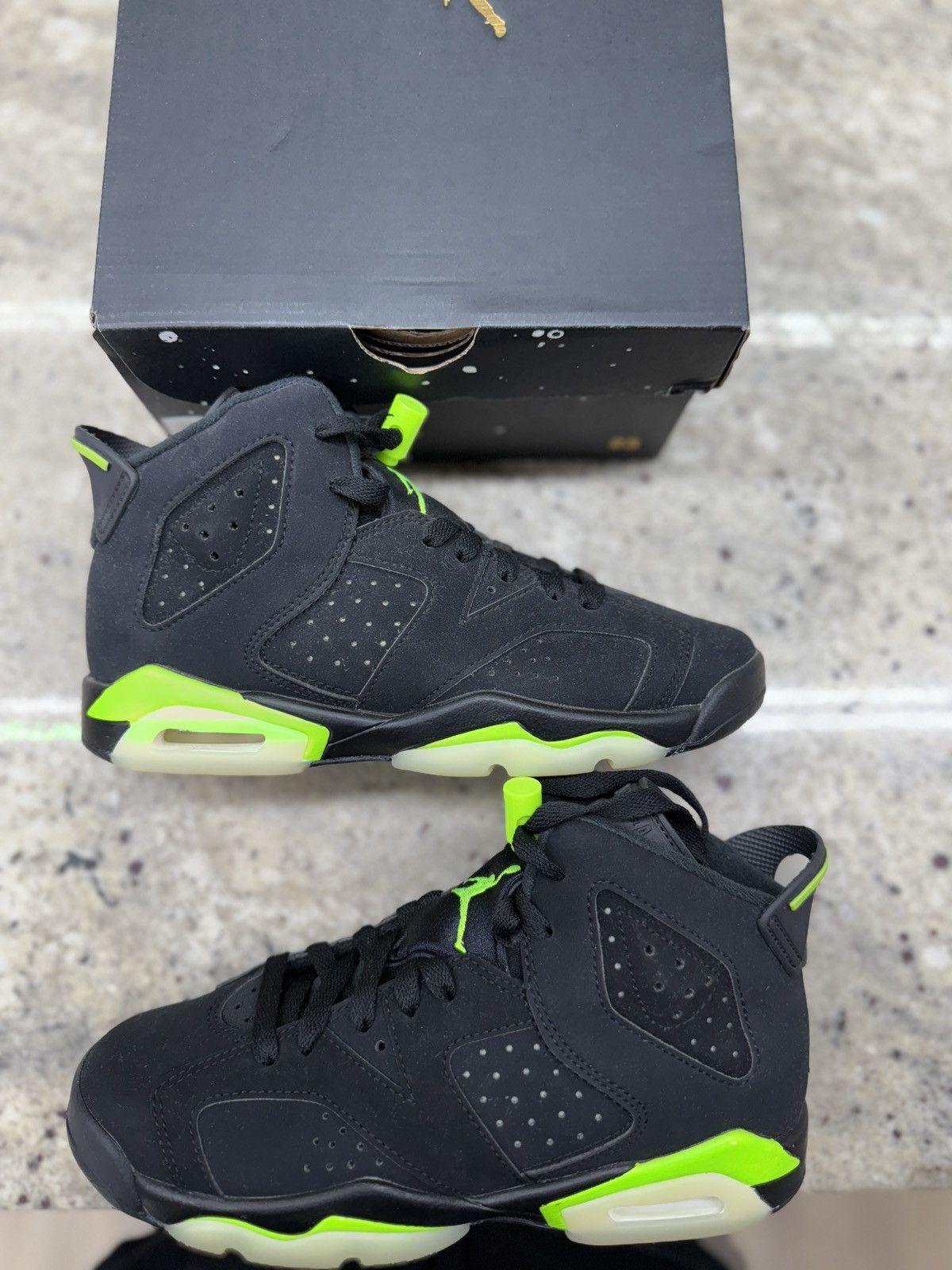 Jordan Brand Air Jordan Electric Green 6s Size US 6 / EU 39 - 1 Thumbnail