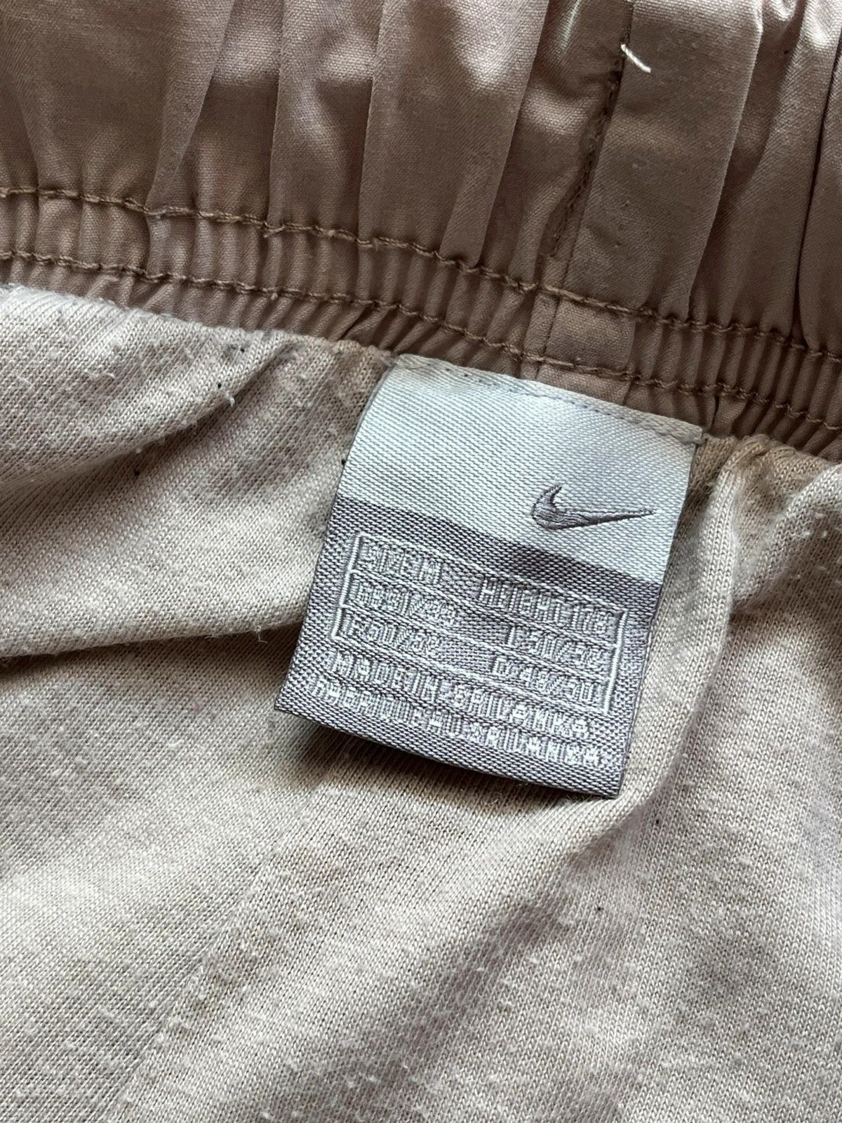 Nike Nike Sz M Made in Sri Lanka 2000s Y2K Rare Beige Size US 33 - 6 Thumbnail
