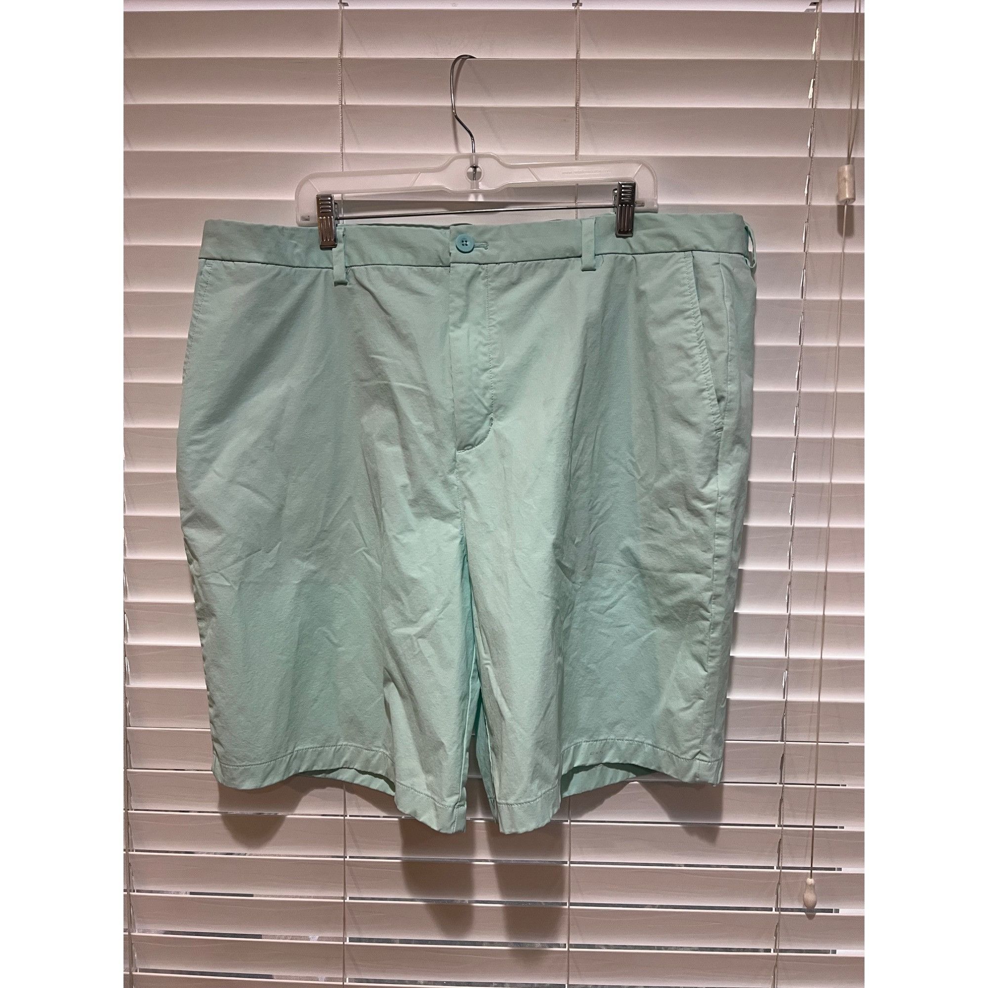 Vineyard Vines Mens OTG Performance Shorts - Size 42