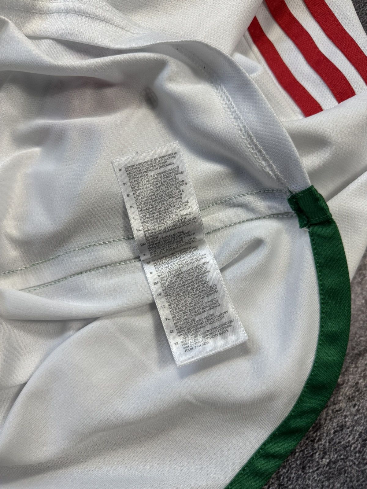 Adidas Wales Away Jersey 2022/23 — Perfect Condition Size US M / EU 48-50 / 2 - 7 Thumbnail