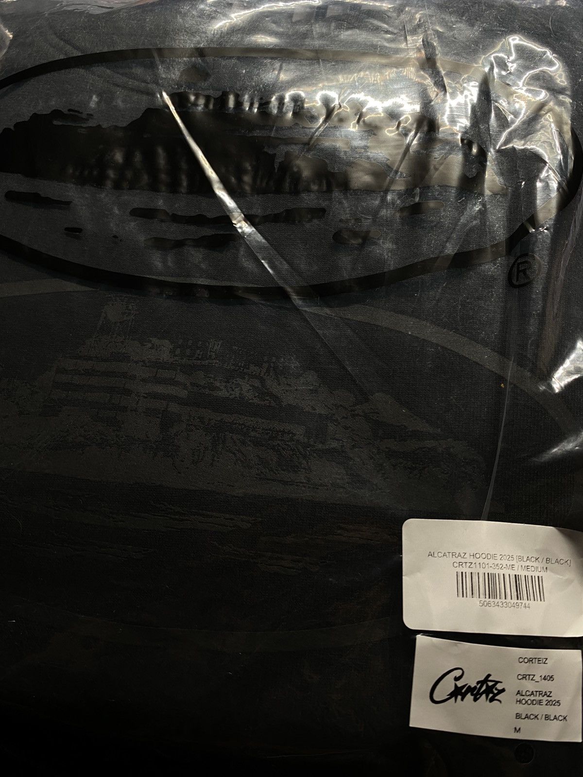 Corteiz Corteiz Alcatraz Hoodie 2025 Triple Black Medium Size US M / EU 48-50 / 2 - 2 Thumbnail