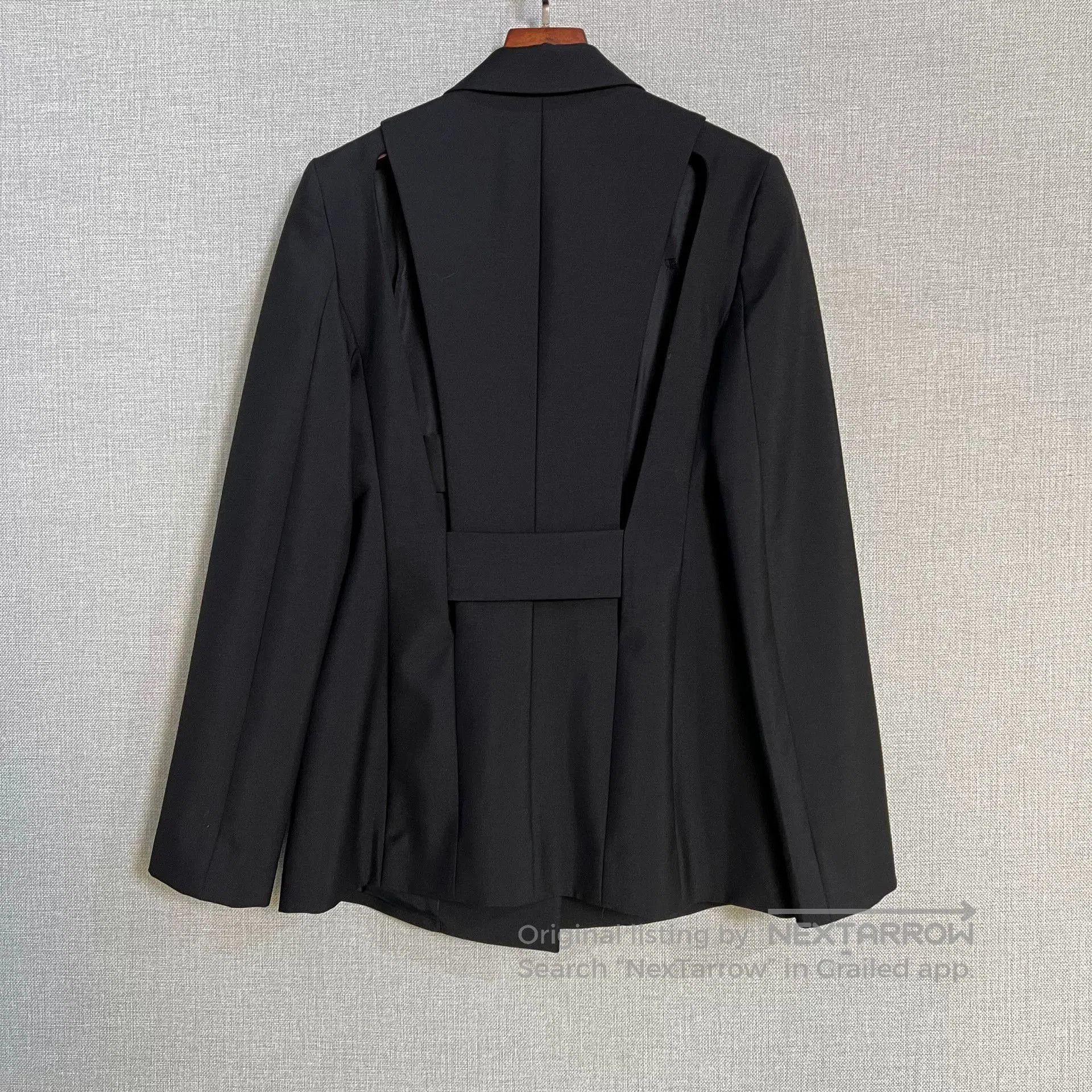 Givenchy Givenchy Black Lock Clasp Blazer. Size US M / EU 48-50 / 2 - 2 Thumbnail