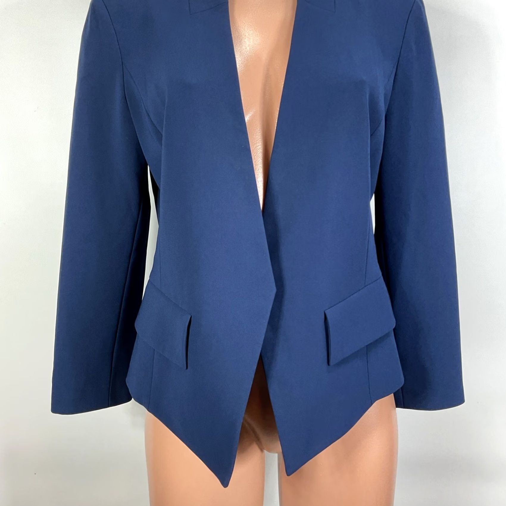 St. John St John Blazer 8 Navy Structured Short Open Front Light Shoulder Pads Triacetate Size 30" / US 8 / IT 44 - 4 Thumbnail