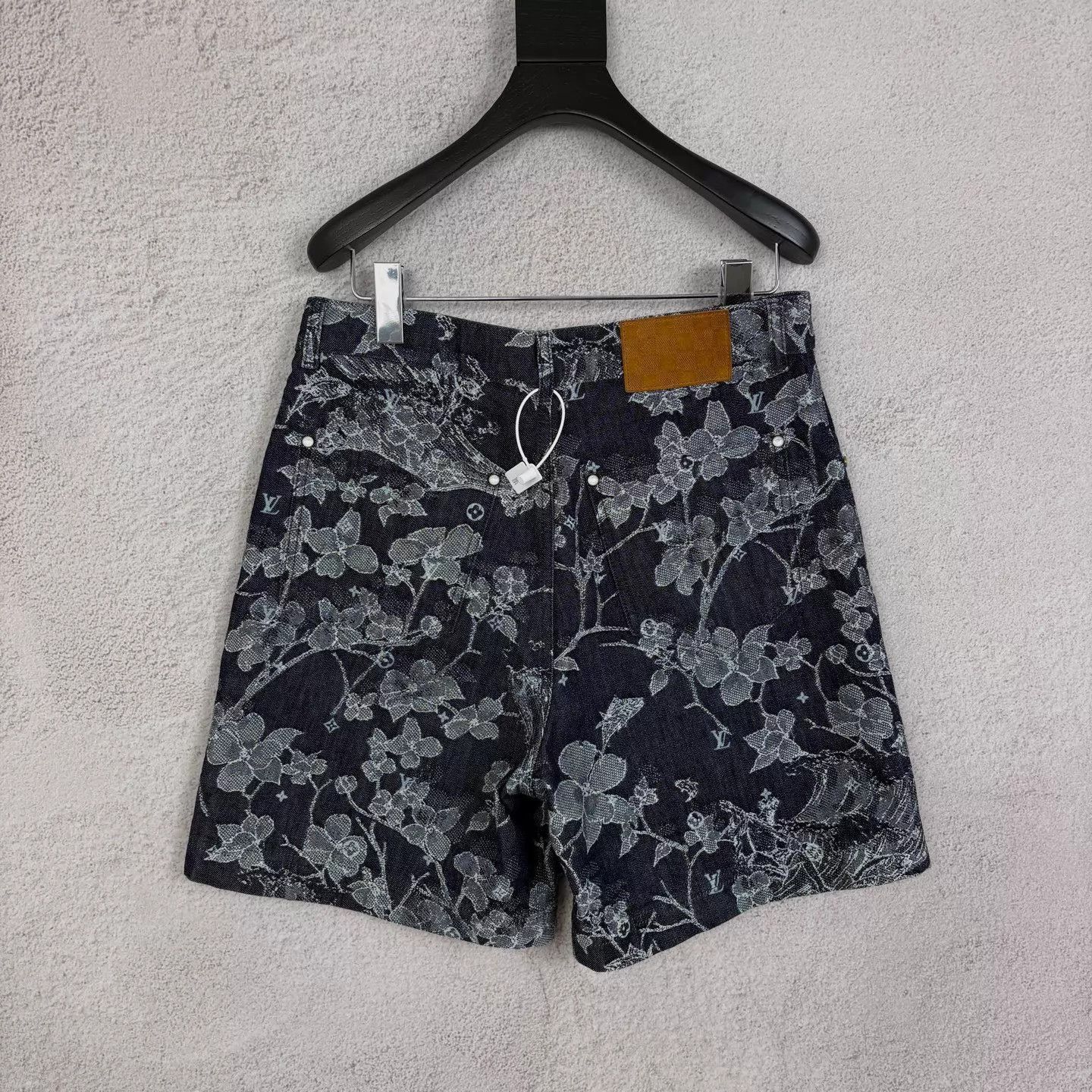 Louis Vuitton LV Floral Embroidered Logo Denim Shorts Blue Size 29 Size 29" - 2 Thumbnail