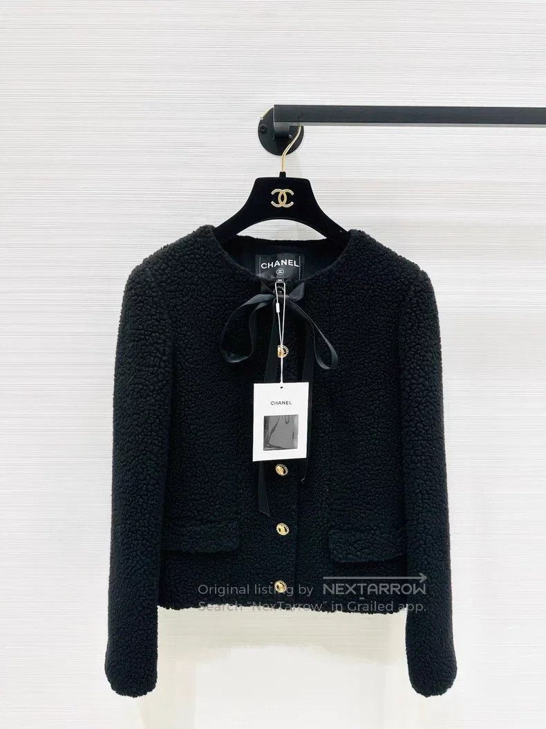 Chanel Chanel 24k woollen teddy bow coat Size XXS / US 00 / IT 34 - 1 Thumbnail