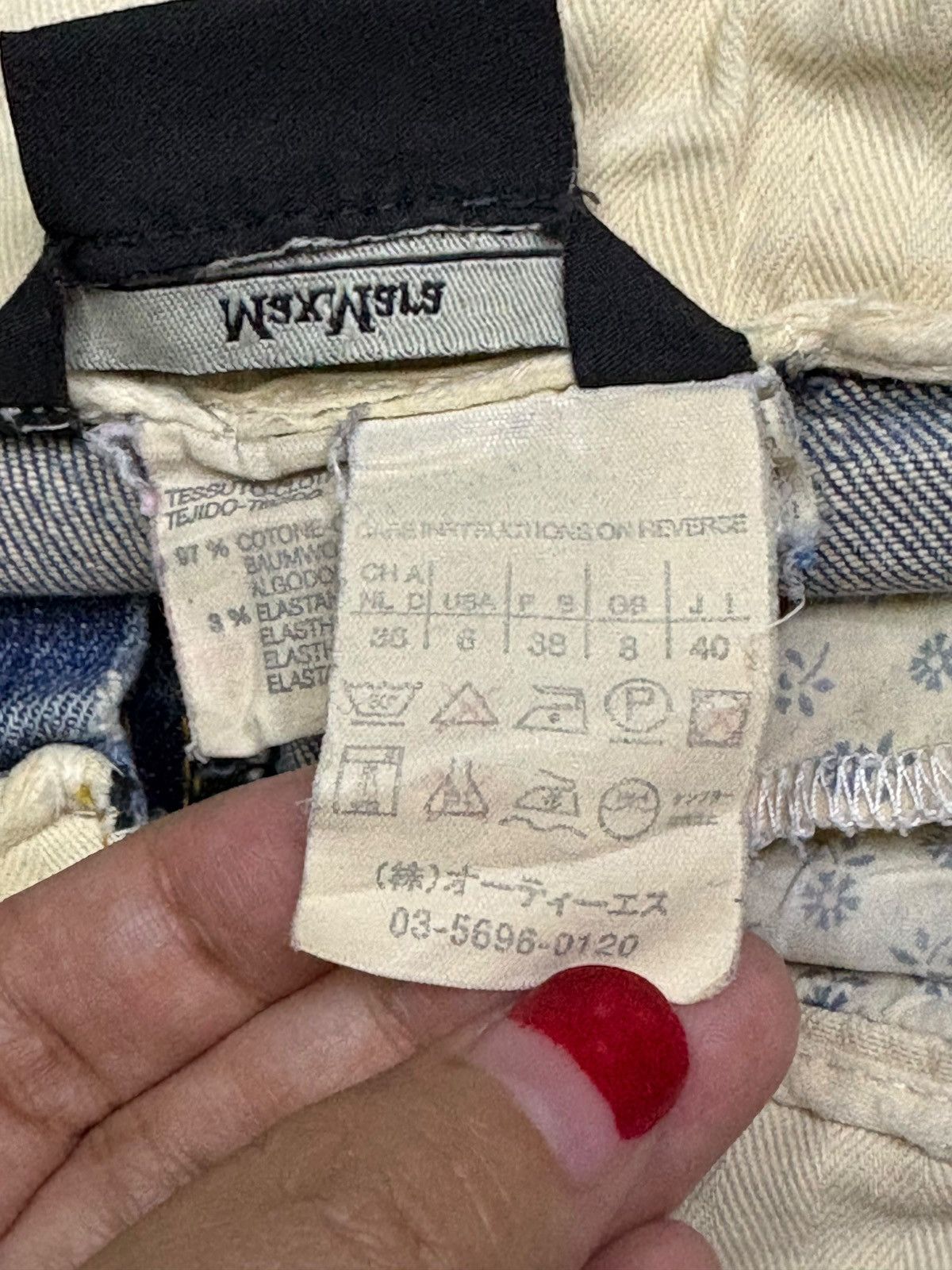 Japanese Brand Vintage Max Mara Faded Wash Distress Rip Bootcut Flare Jean Size 28" / US 6 / IT 42 - 11 Thumbnail