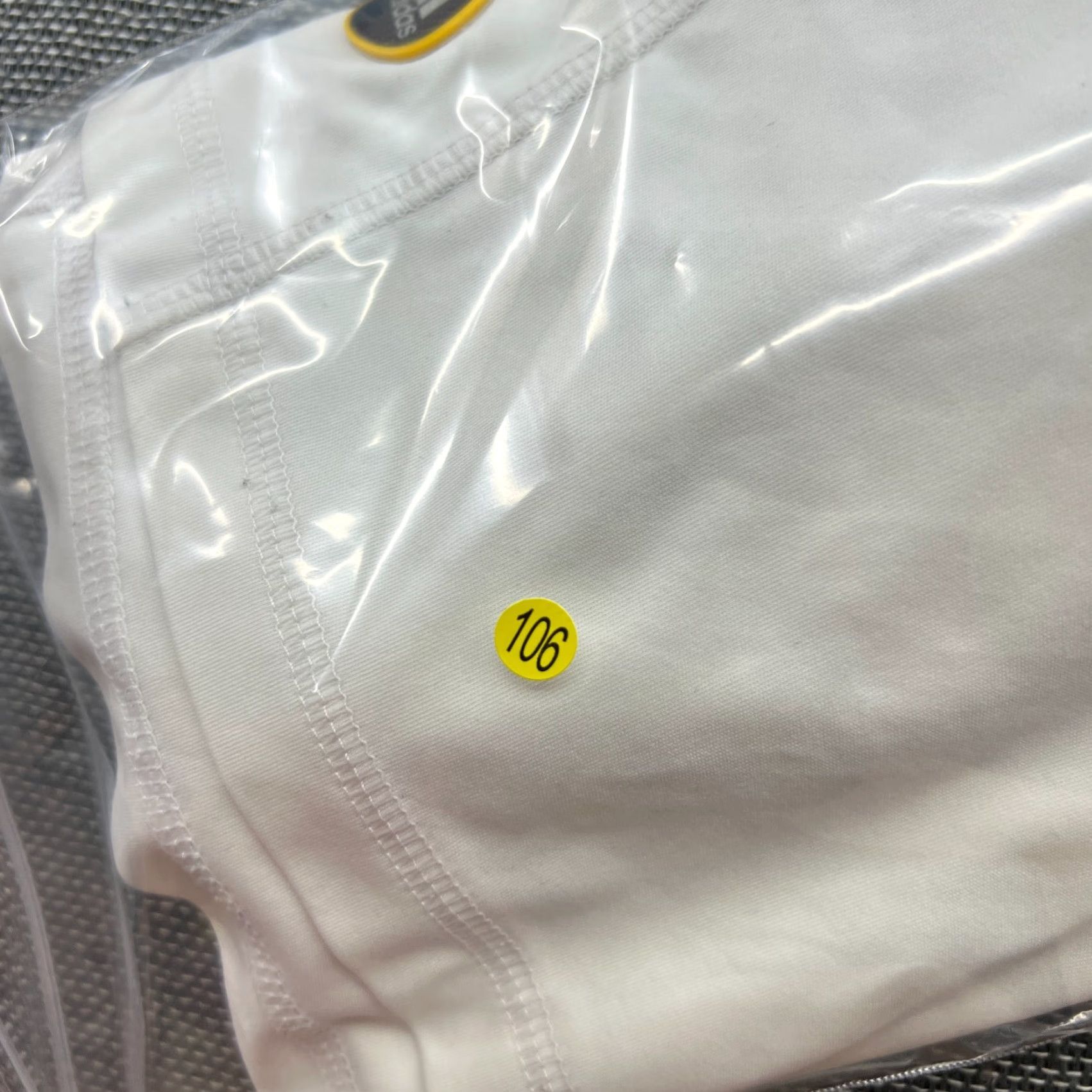 Adidas VINTAGE Real Madrid 2010 2011 Home Football Jersey Mens Medium Shirt White Adidas Size US M / EU 48-50 / 2 - 2 Thumbnail