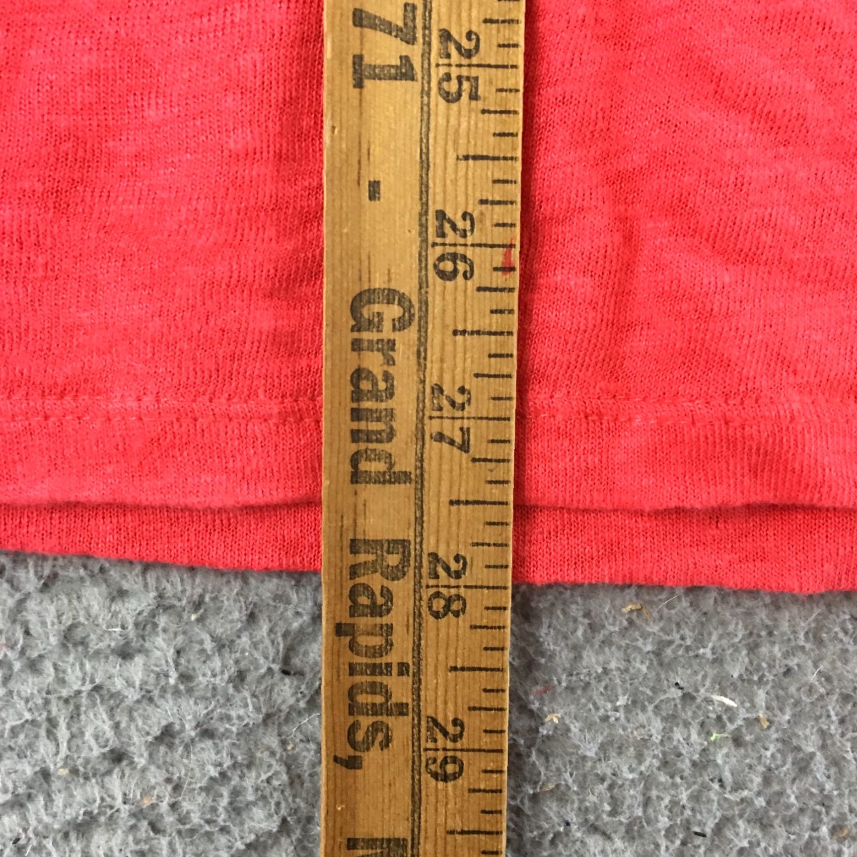 Banana Republic Banana Republic Tee T-Shirt Womens L Red Linen Short Sleeve V-Neck Pullover Size L / US 10 / IT 46 - 5 Thumbnail