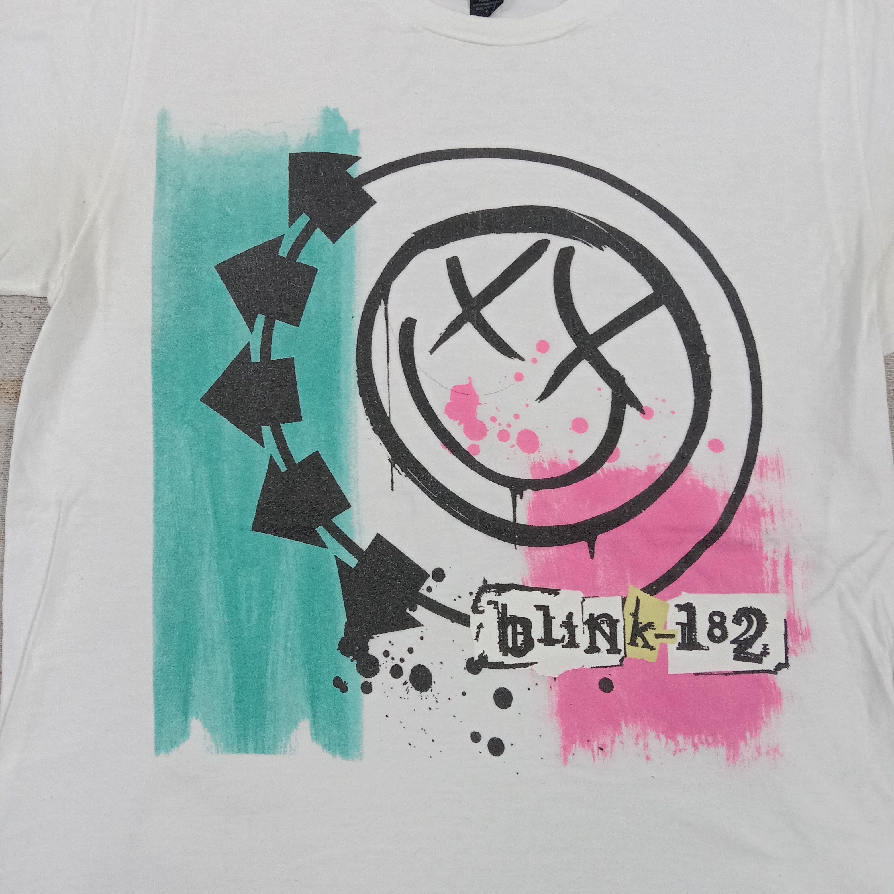 Band Tees Blink-182 American Rock Band Tshirt C285N8 Size US S / EU 44-46 / 1 - 2 Thumbnail