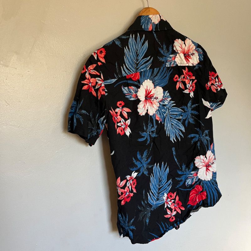 Designer Hawaiian Shirt & Hooded Knit Sweater Size US S / EU 44-46 / 1 - 3 Thumbnail