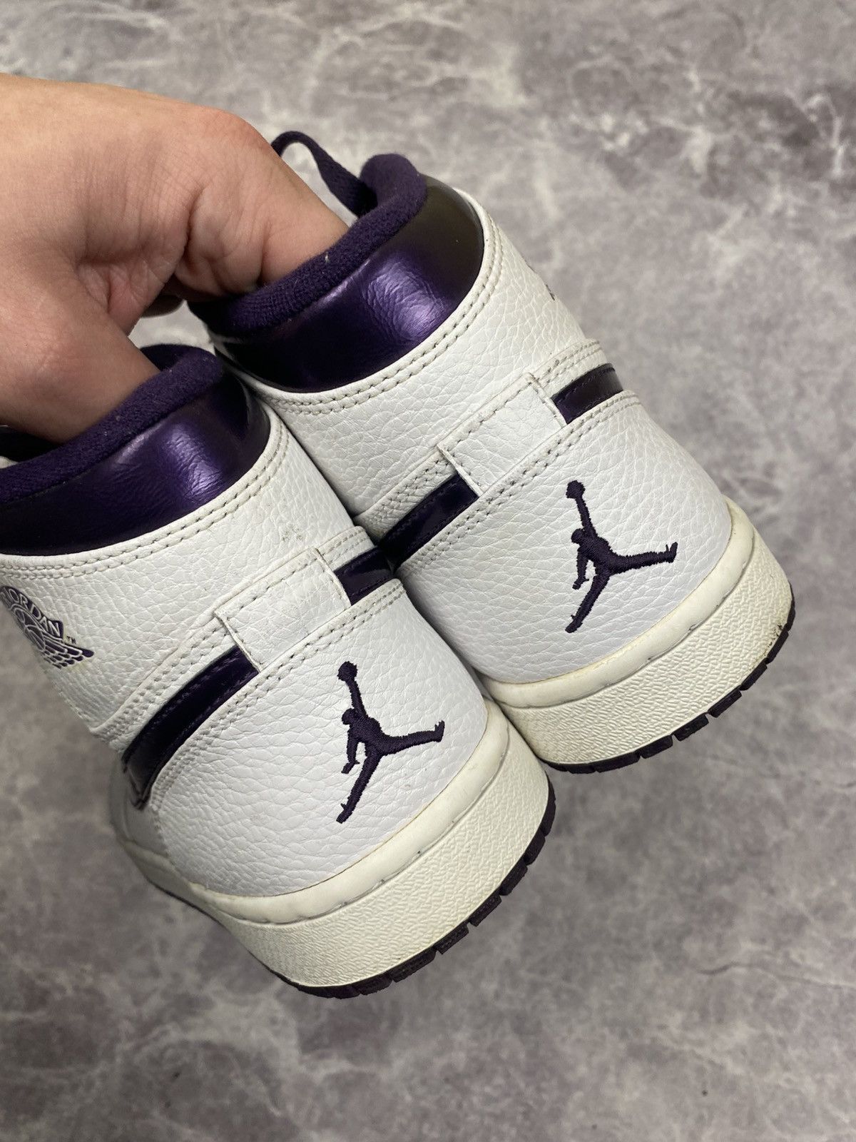 Jordan Brand Jordan 1 Retro High Grand Purple 2009 UK release Size 8.5US Size US 9.5 / EU 42-43 - 11 Thumbnail